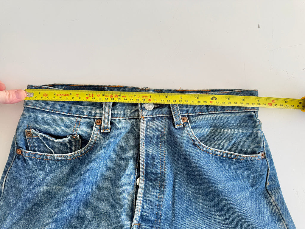 Soft W29 L36 vintage Levis 501 28-29” measured selvedge red line USA dark faded blue made in 80s