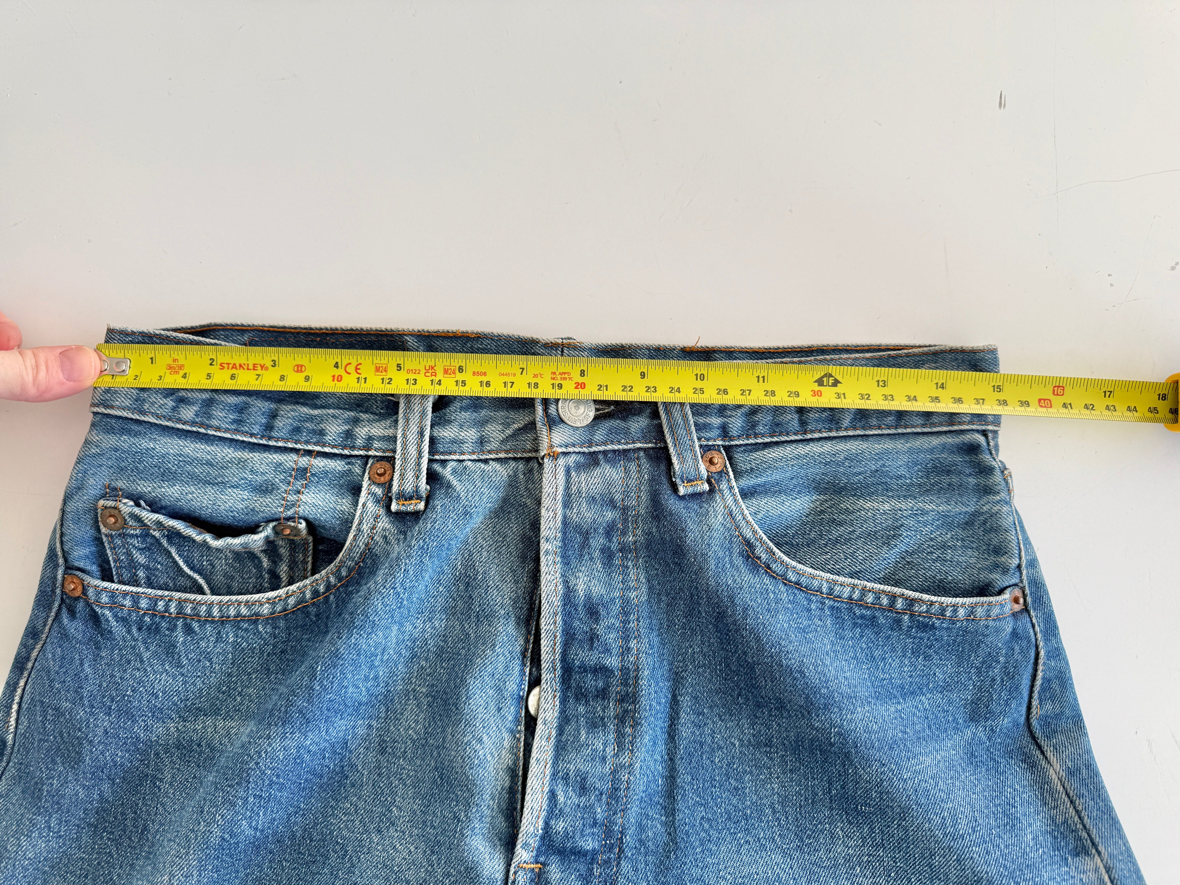 Soft W29 L36 vintage Levis 501 28-29” measured selvedge red line USA dark faded blue made in 80s