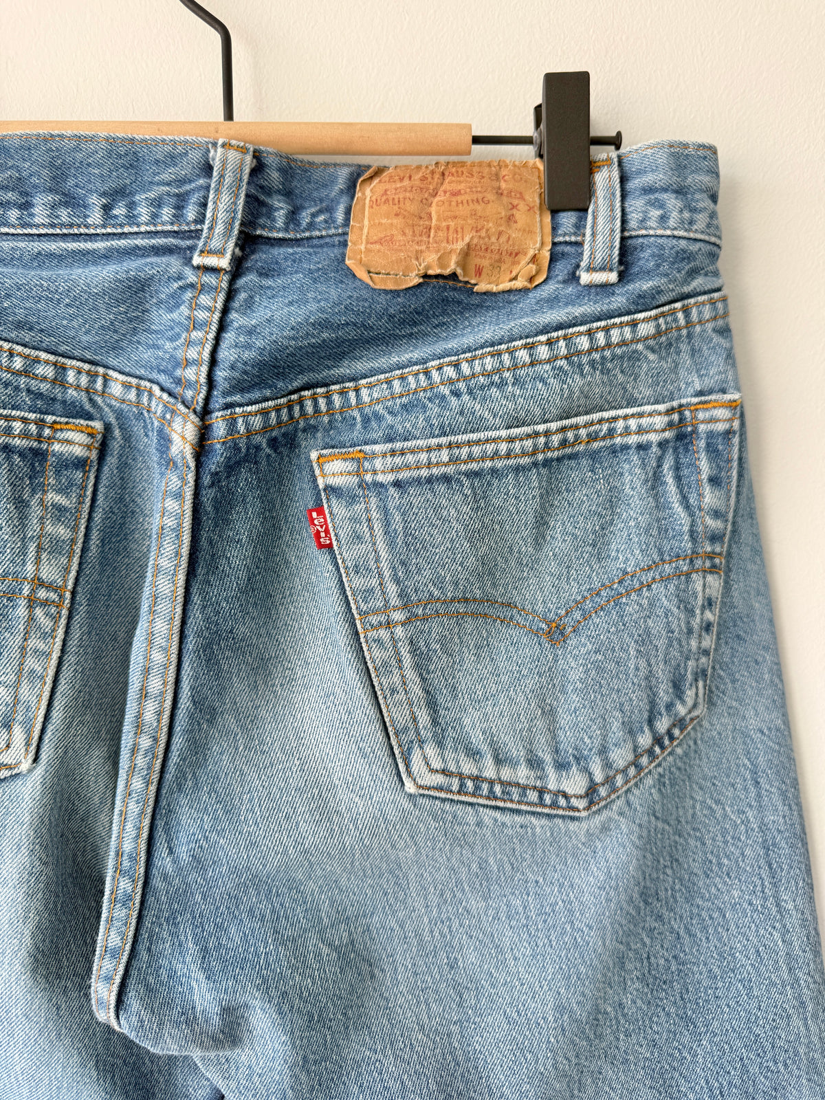 W30 L30 vintage Levis 501 dark faded blue 29/30” measured waist 501s 90s USA
