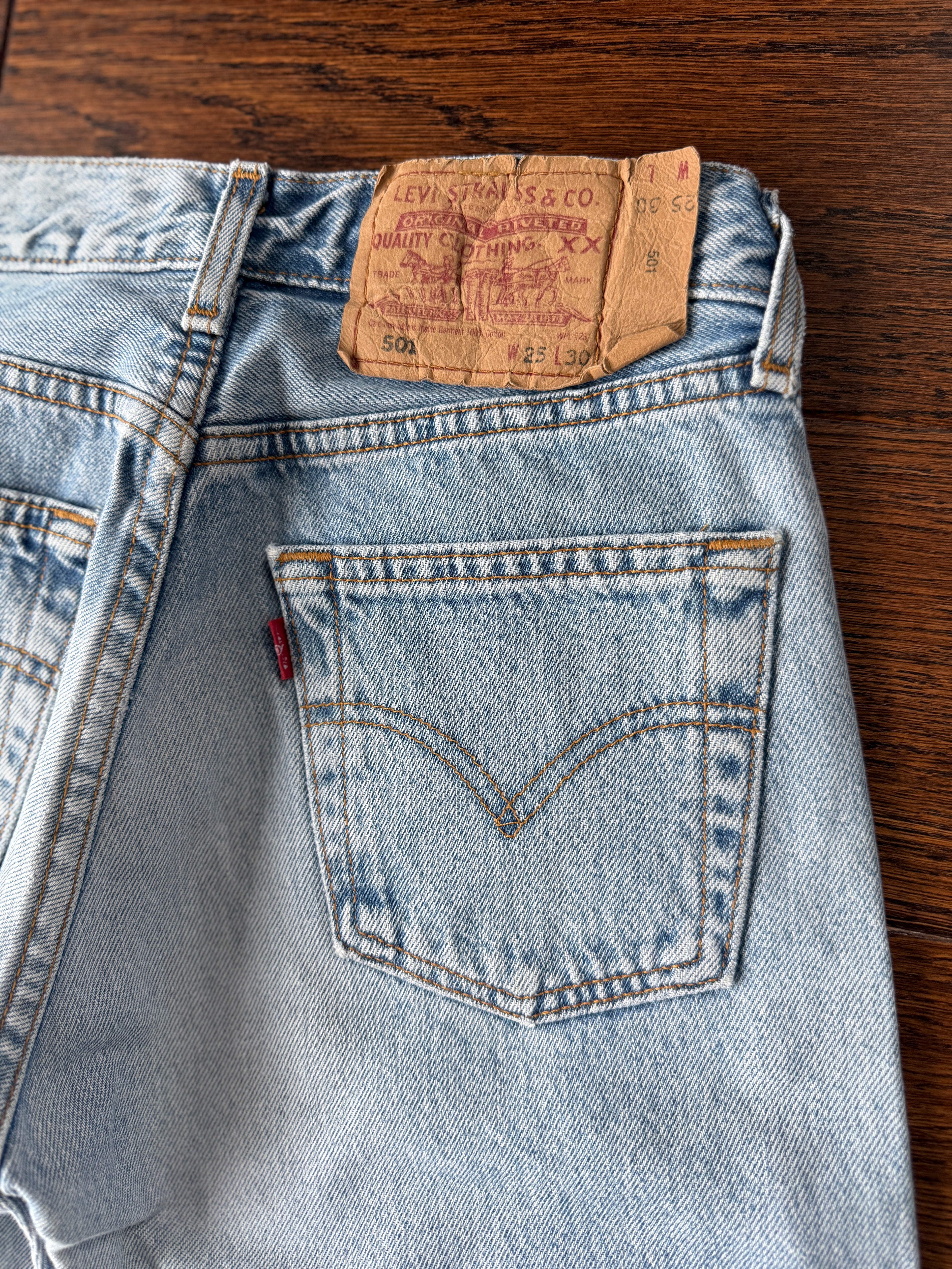 Softer W24 L29 vintage Levis 501 22/24” measured light blue 90s Levi’s 501s