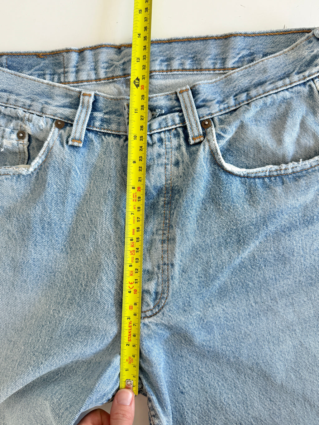 W31 L30 vintage Levis 501 30/31” measured waist light blue 501s made in 80s