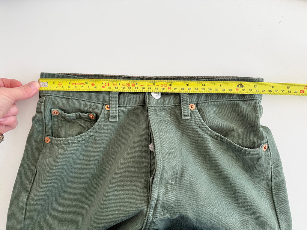 W26 L31 vintage Levis 501 khaki green 25/26” measured waist 501s 90s