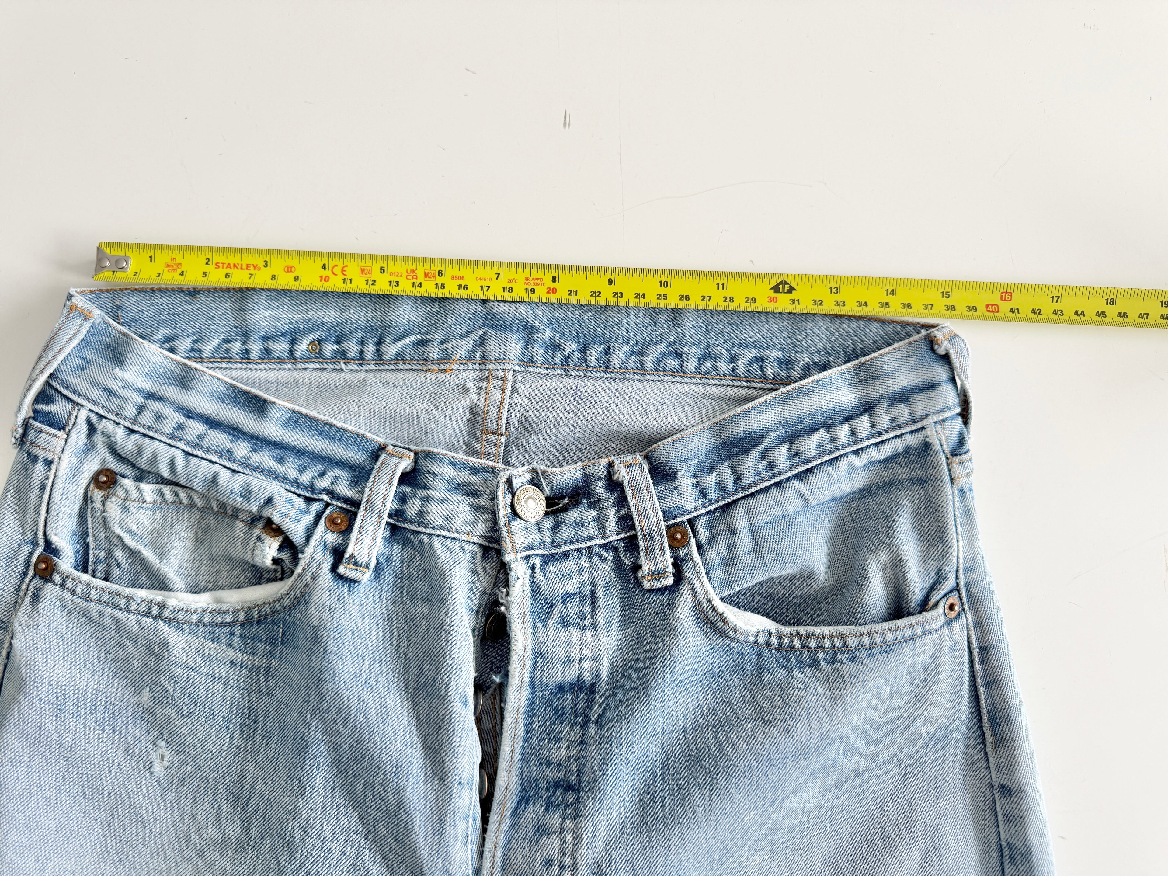 W31 L32 vintage Levis 501 30/31” measured light faded blue denim 70’s 501s USA button 6