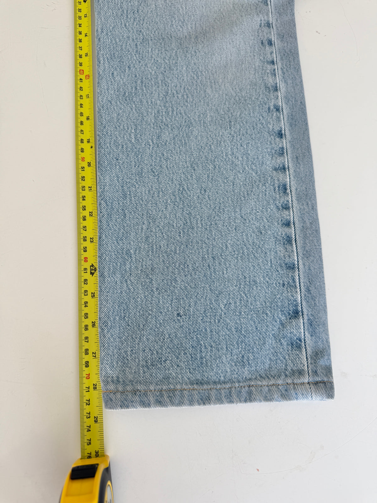 W31 L28 vintage Levis 501 light blue 30/31” measured waist 501s 90s USA