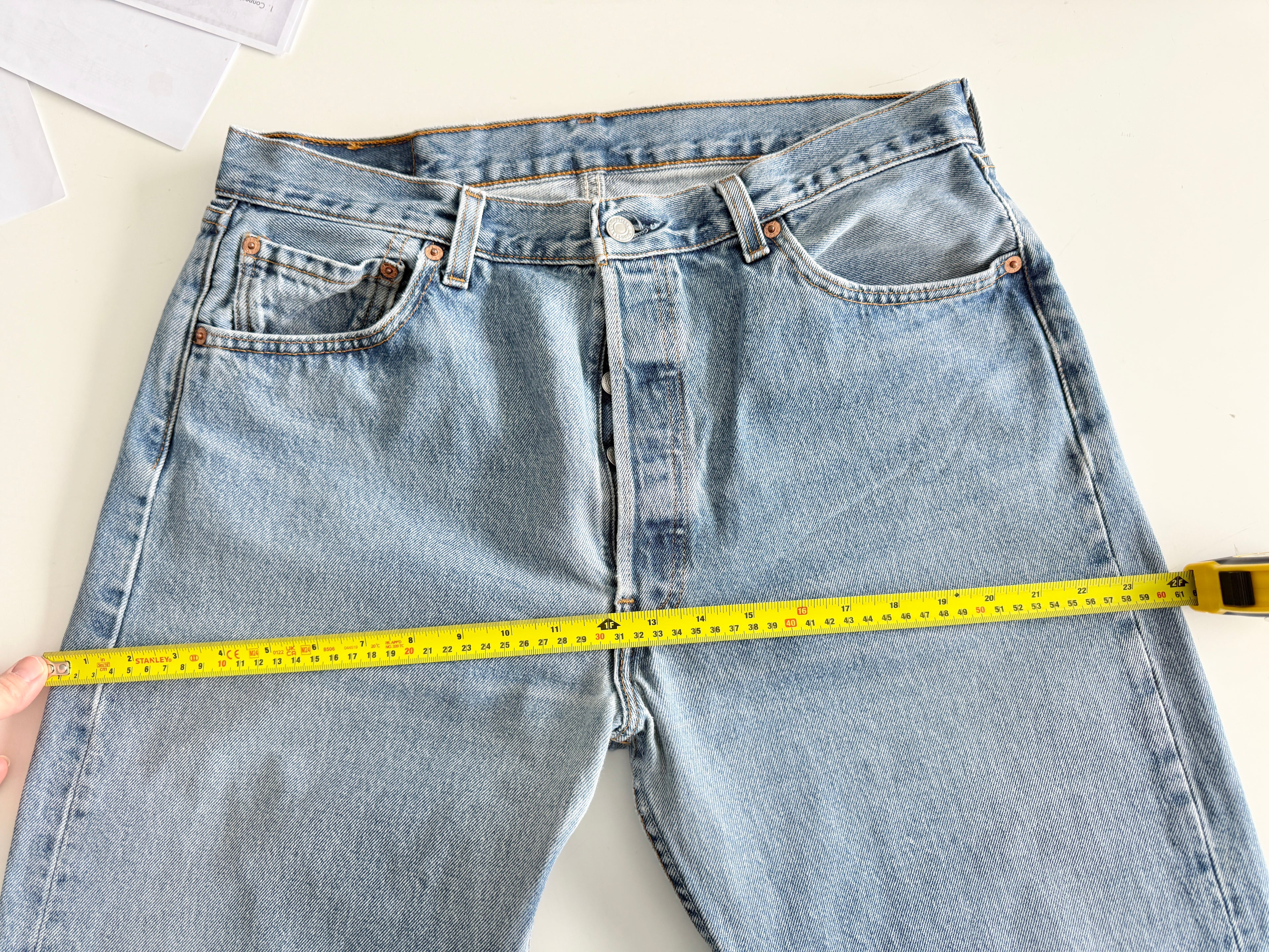 W33 L33 vintage Levis 501 32/33” measured medium blue faded 90s USA Levi’s 501s