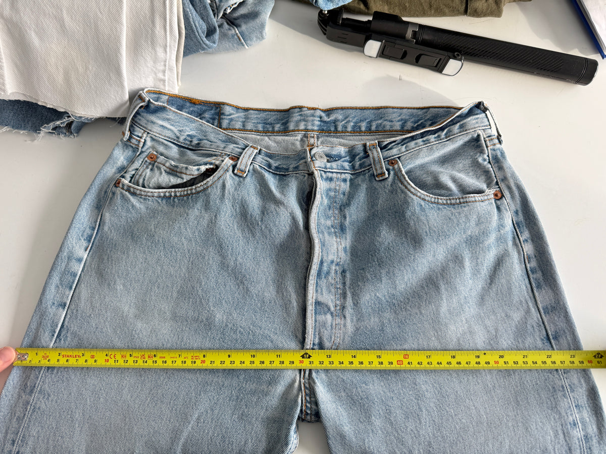 W34 L31 vintage Levis 501 light blue faded  33/34” measured waist 90s 501s