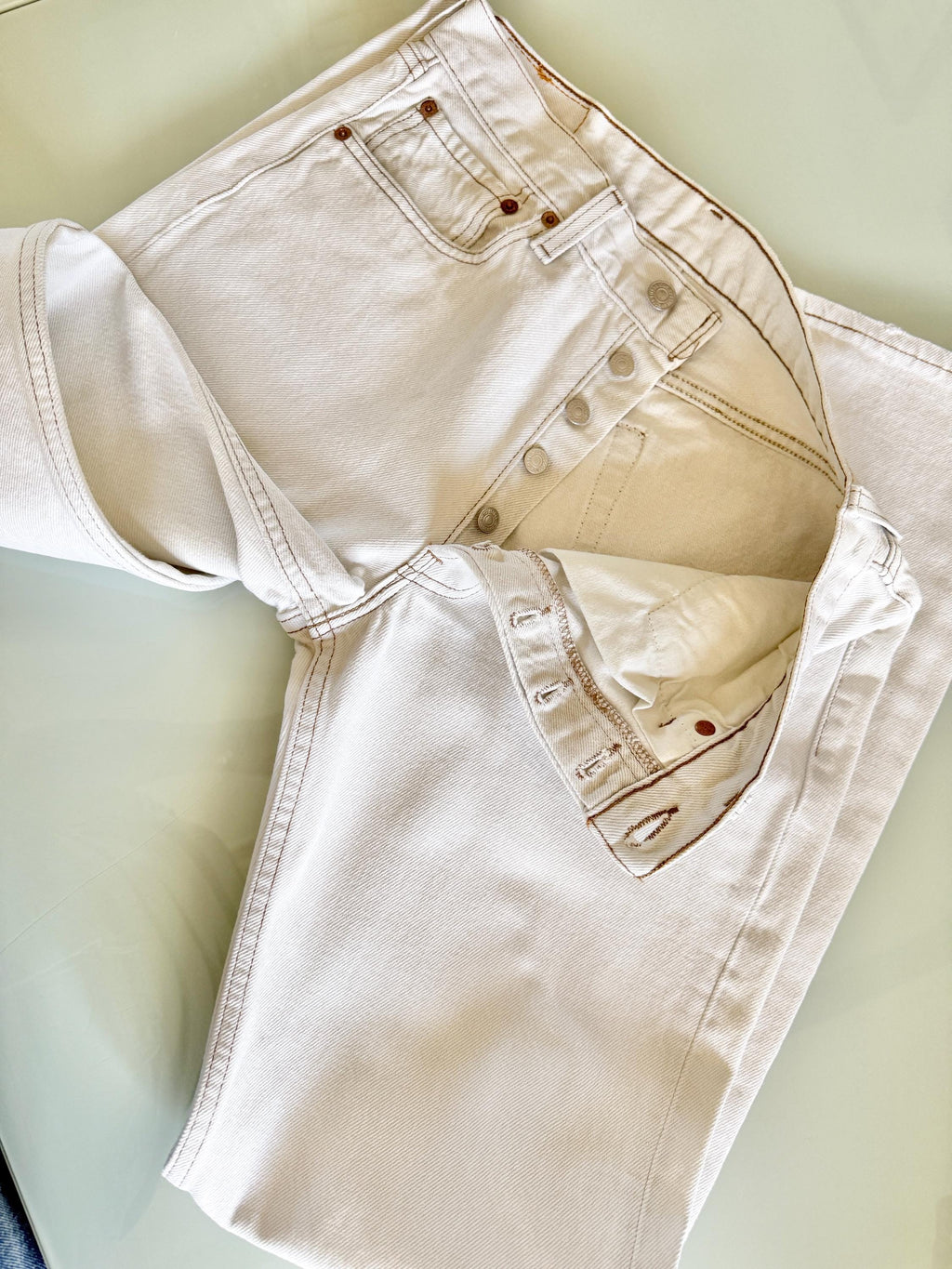 w30 L33 Levis 501 29-30” waist vintage beige 501s  made in USA 90s straight leg jeans 501