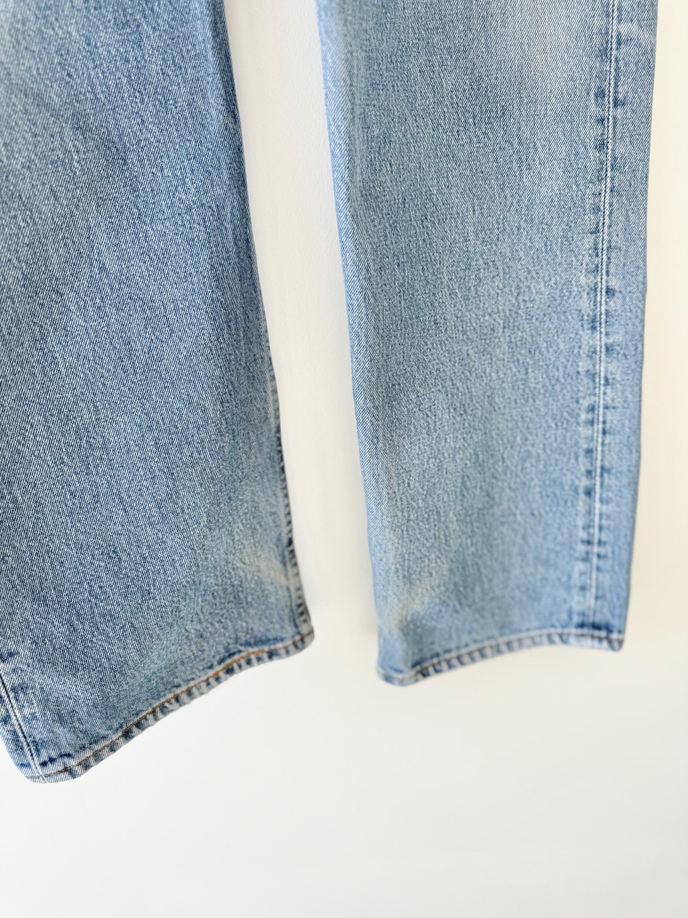 W36 L32 Levis 501 vintage 35-36” measured waist medium faded blue 501s made in USA 90s