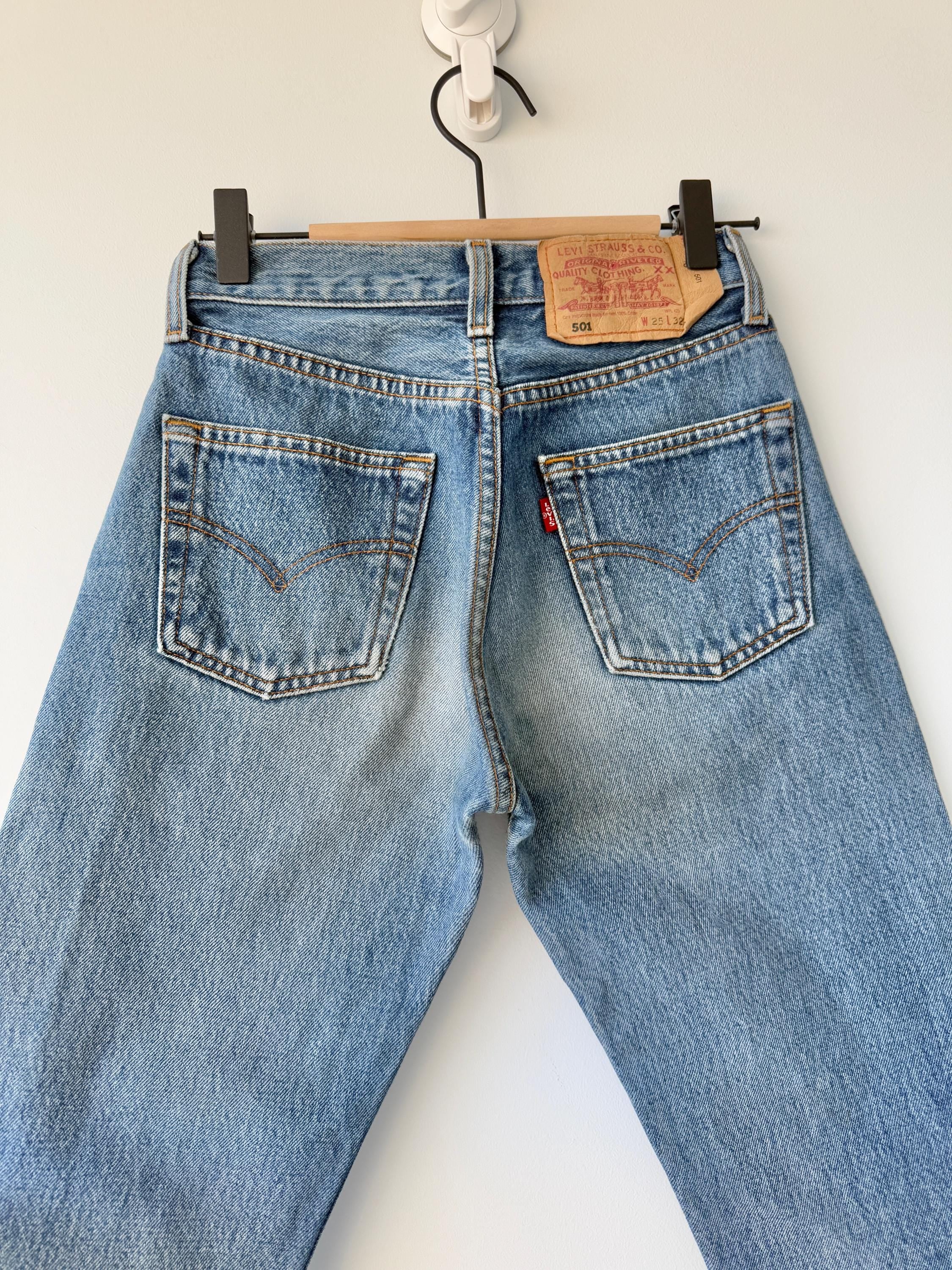 Levis 501 vintage w24 L31 medium blue  501s 90s straight leg jeans 501 23”/24” waist (januk)