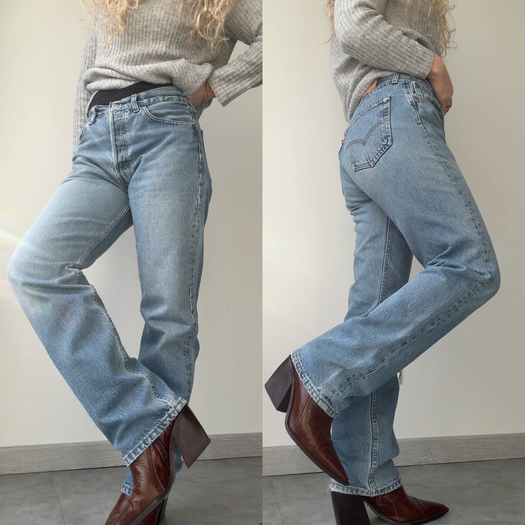 W29 L31 vintage Levis 501 27-28” light medium blue Y2K Levi’s 501s