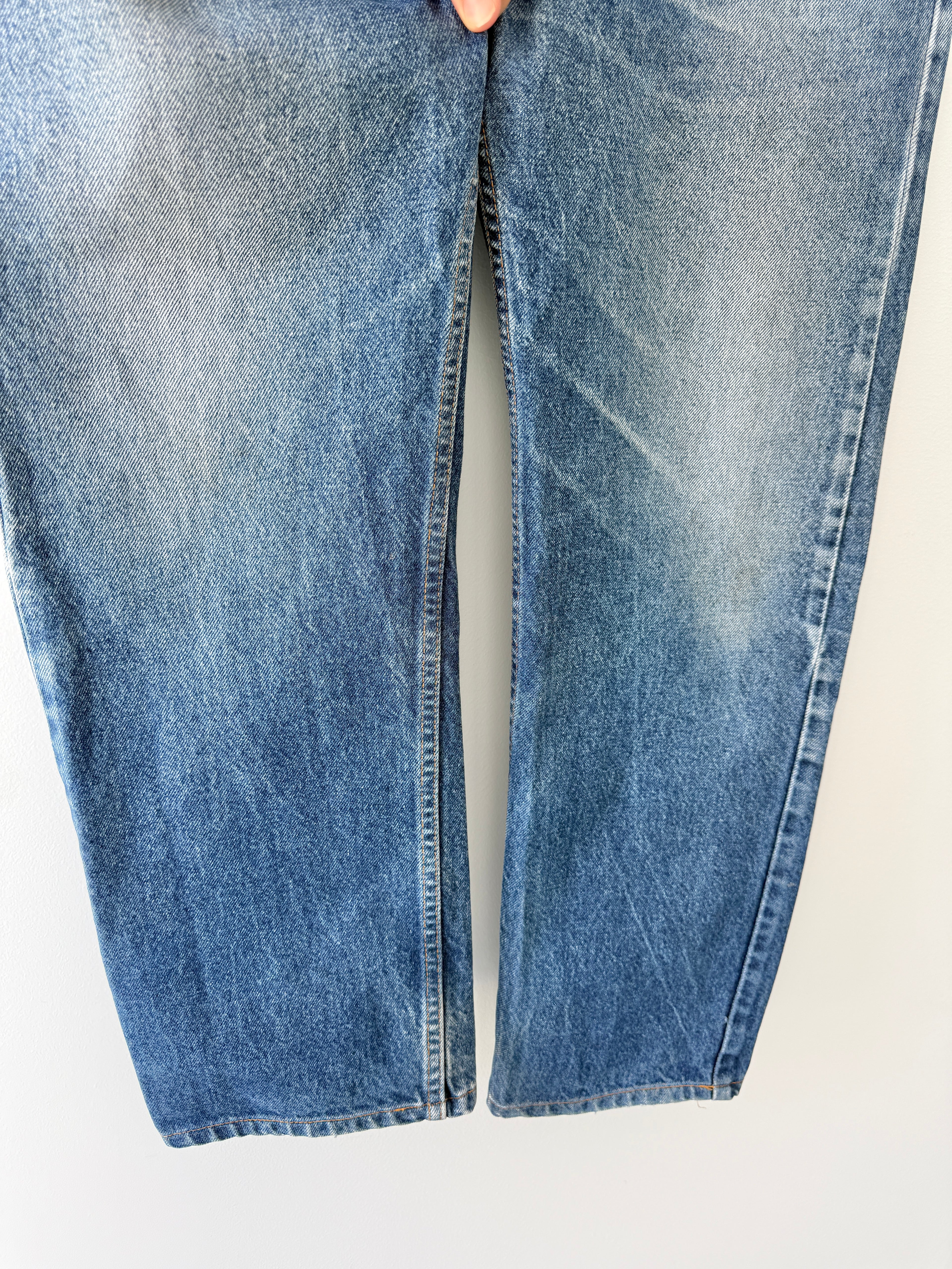 W32 L28 vintage Levis 505 30/33” measured waist dark faded blue orange tab 505s 90s USA