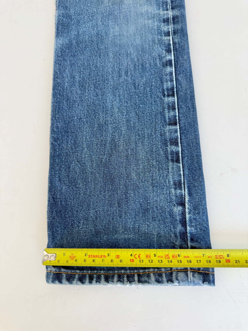 W27 L30 vintage Levis 501 26/27” measured waist dark faded blue 501s Y2K
