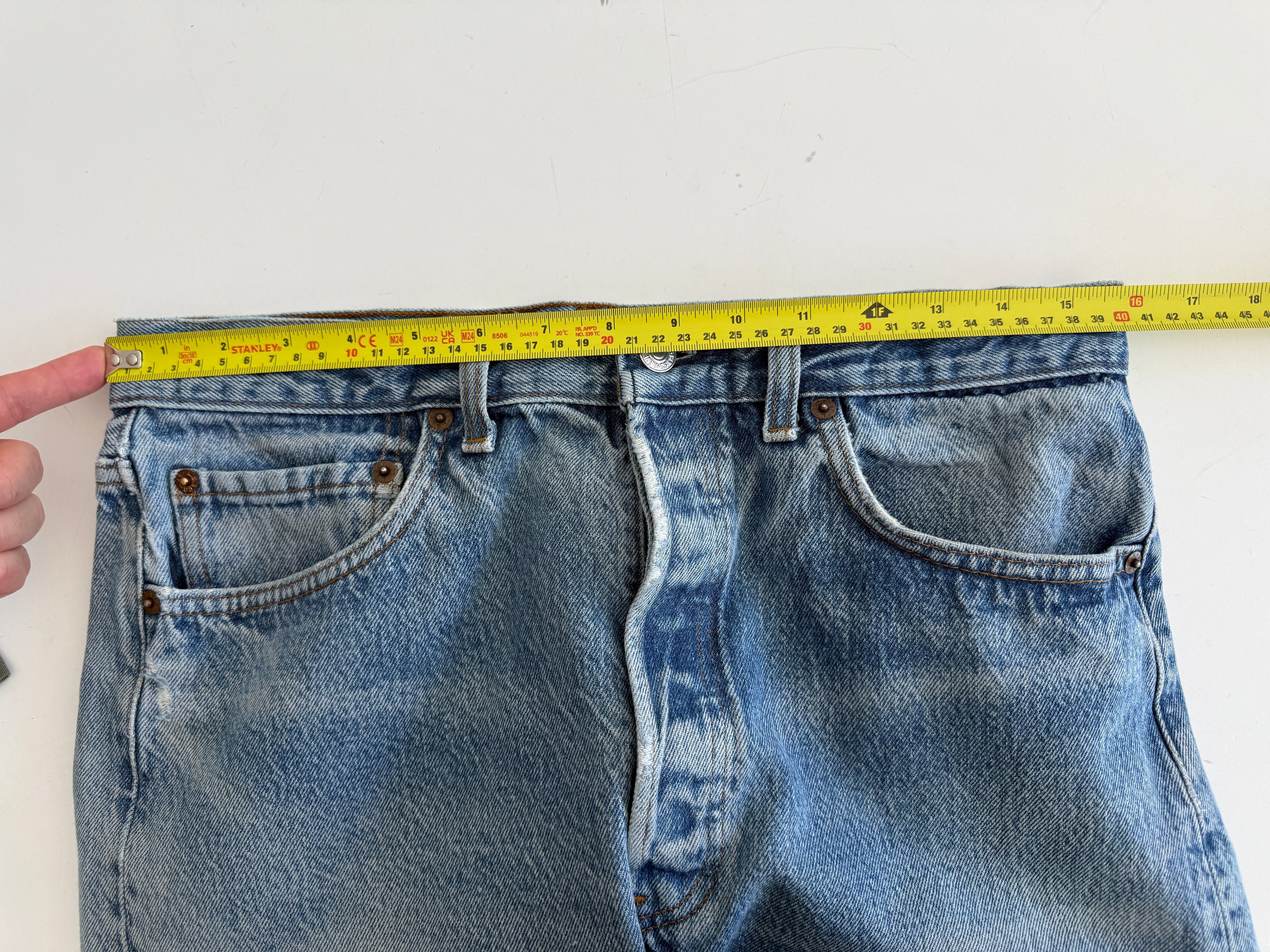 W31 L29 vintage Levis 501 30/31” measured waist medium faded blue 501s early 90s USA