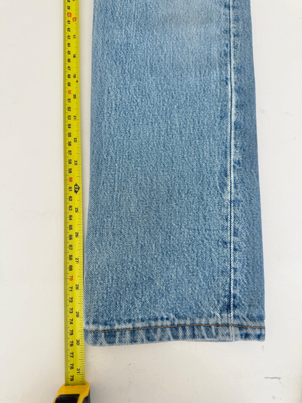 W24 L30 vintage Levis 501 23/24” medium blue Levi’s 501s