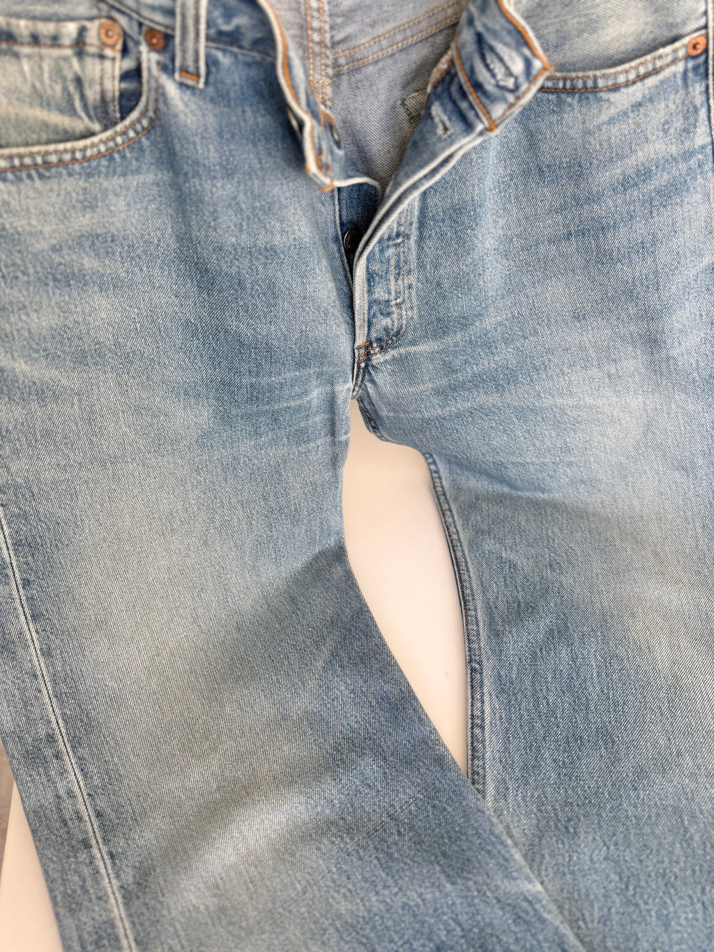W32 L29 vintage Levis 501 31-32” measured medium faded blue 90s Levi’s 501s