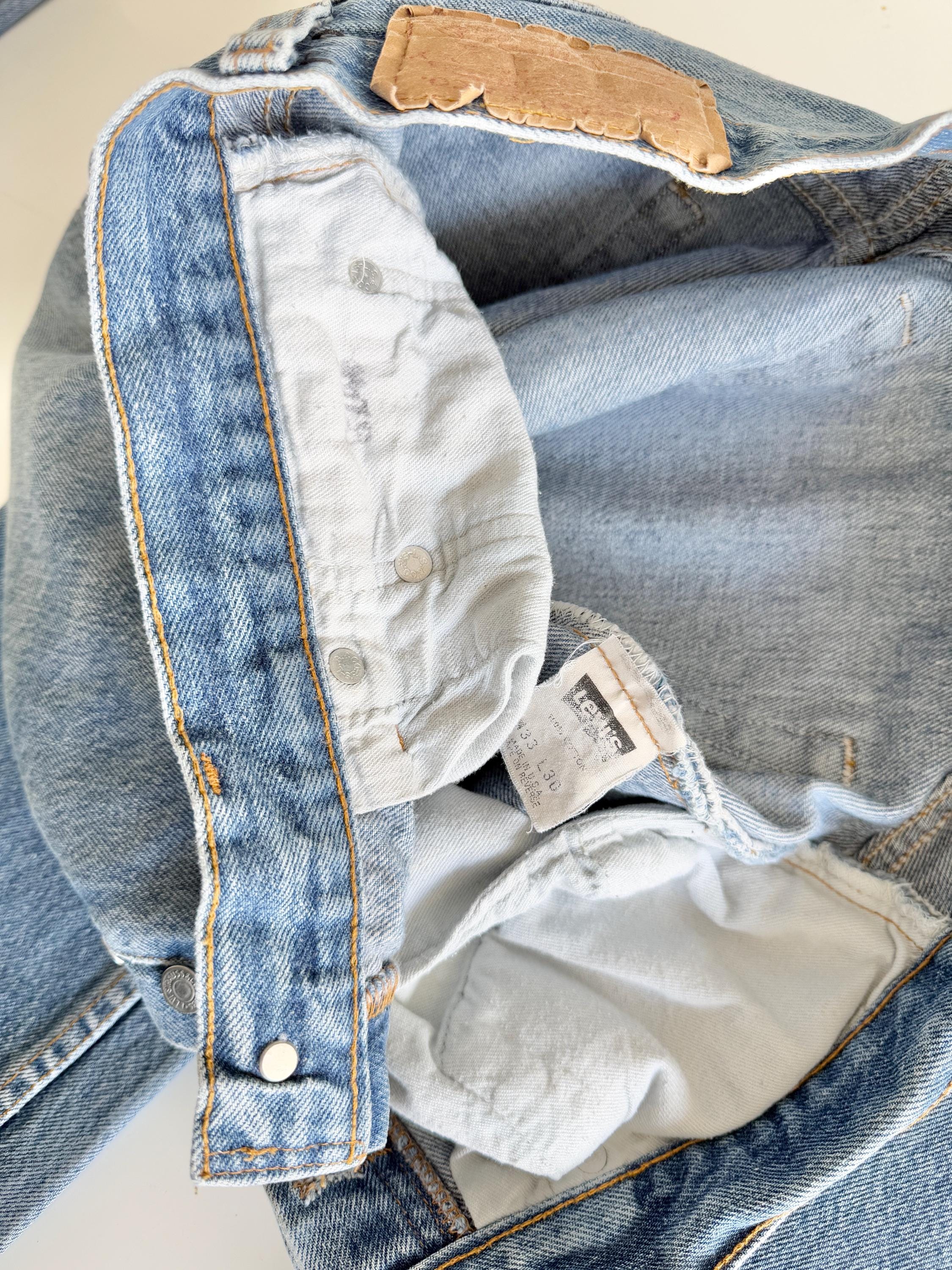 Levis 501s  vintage w31 L29 medium faded blue 501s made in USA 80s straight leg jeans 501 30”/31” waist hol