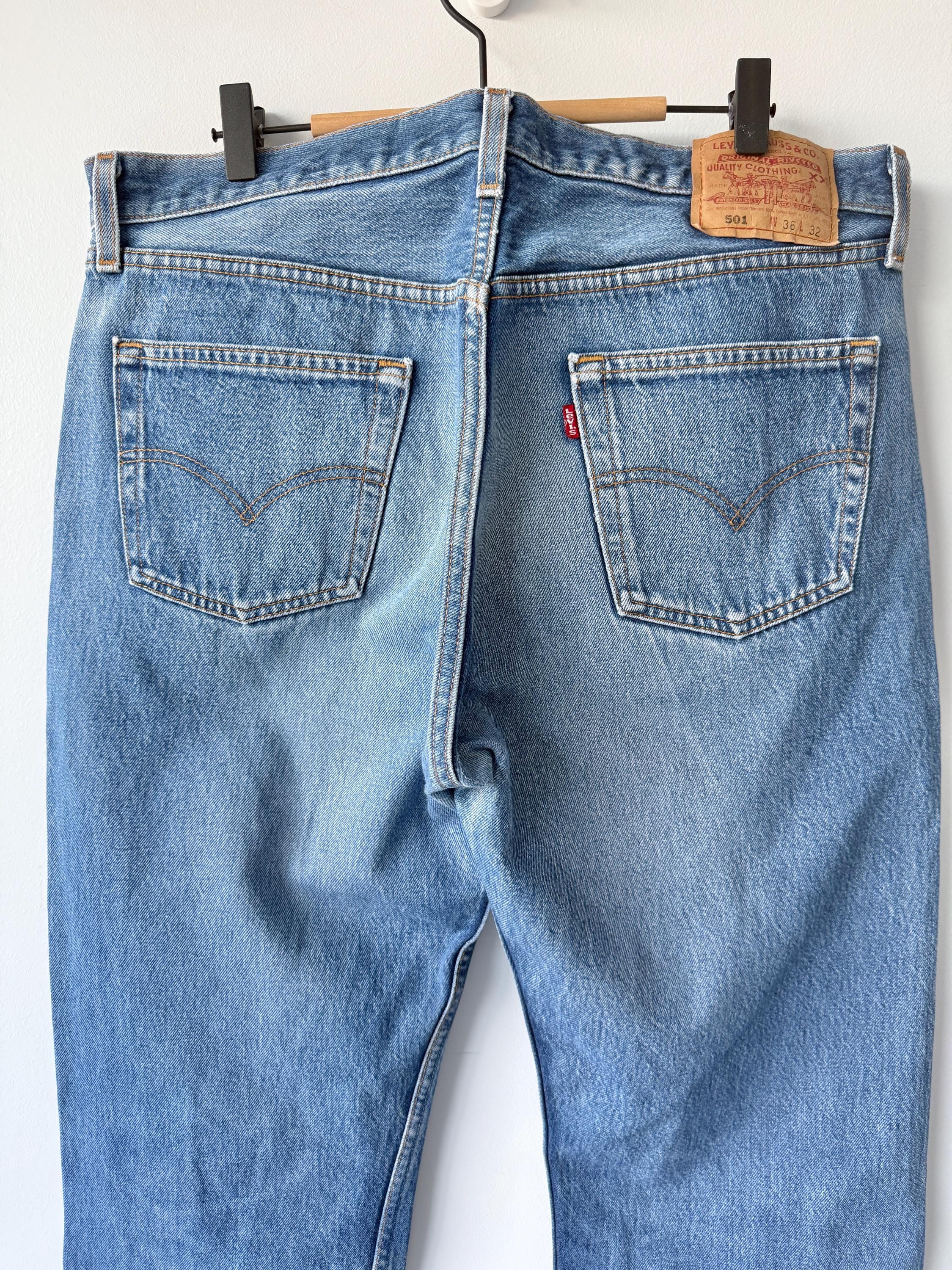 W34 L31 vintage Levis 501 33-34” measured whiskers faded dark blue made in USA 90s