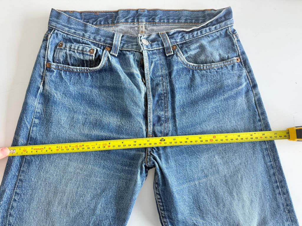 W30 L27 vintage Levis 501 29-30” measured dark raw blue faded made in USA 80s