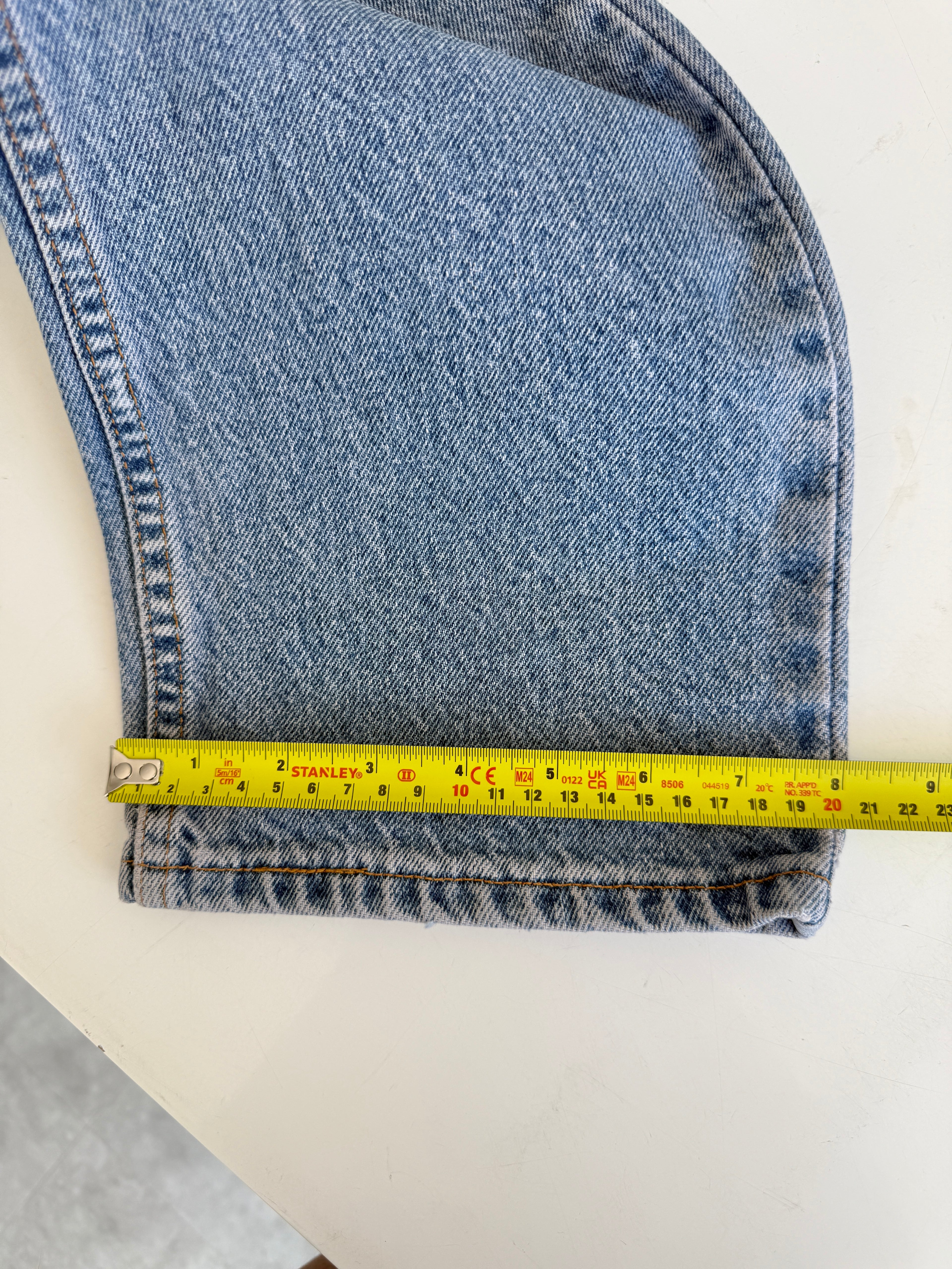 W31 L31 vintage Levis 505 30/32” measured waist medium blue faded  90s 505s