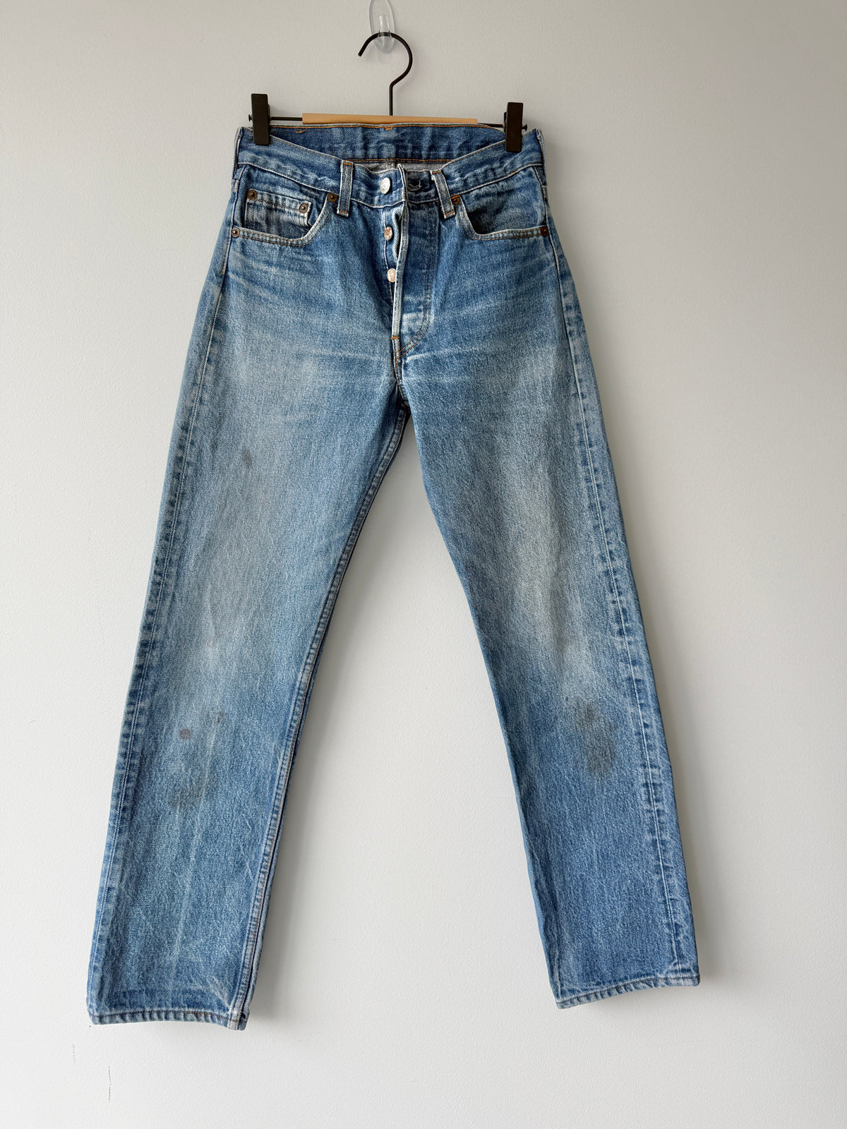 W25 L29 vintage Levis 501 25” measured waist dark blue faded 80s 501s  USA