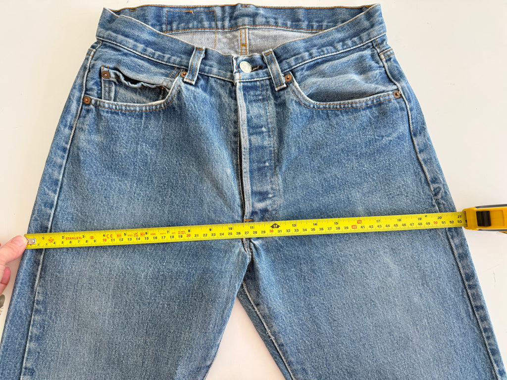 W29 L32 vintage Levis 501 28-29” measured dark faded blue denim 80’s levi’s 501s