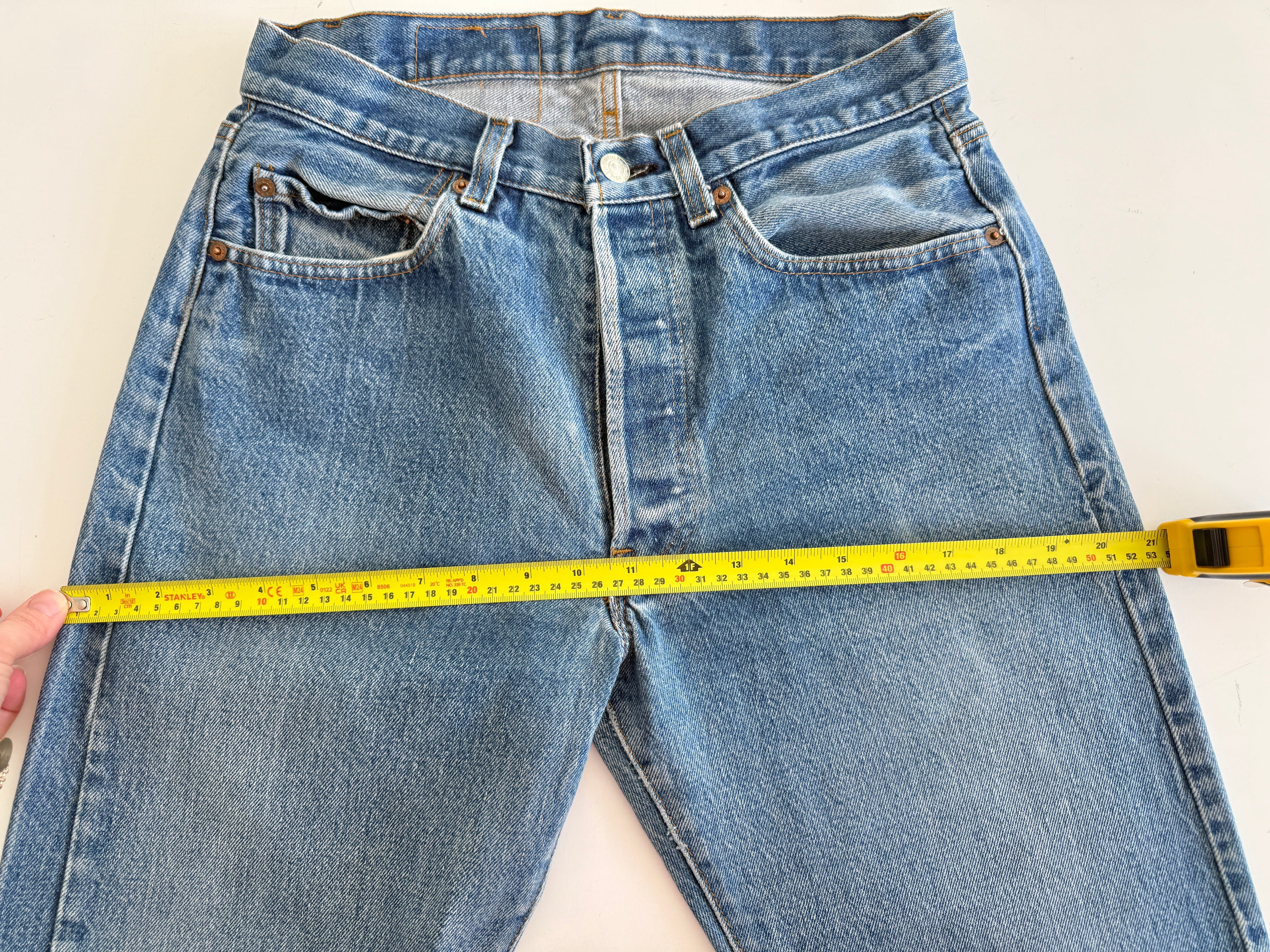 W29 L32 vintage Levis 501 28-29” measured dark faded blue denim 80’s levi’s 501s