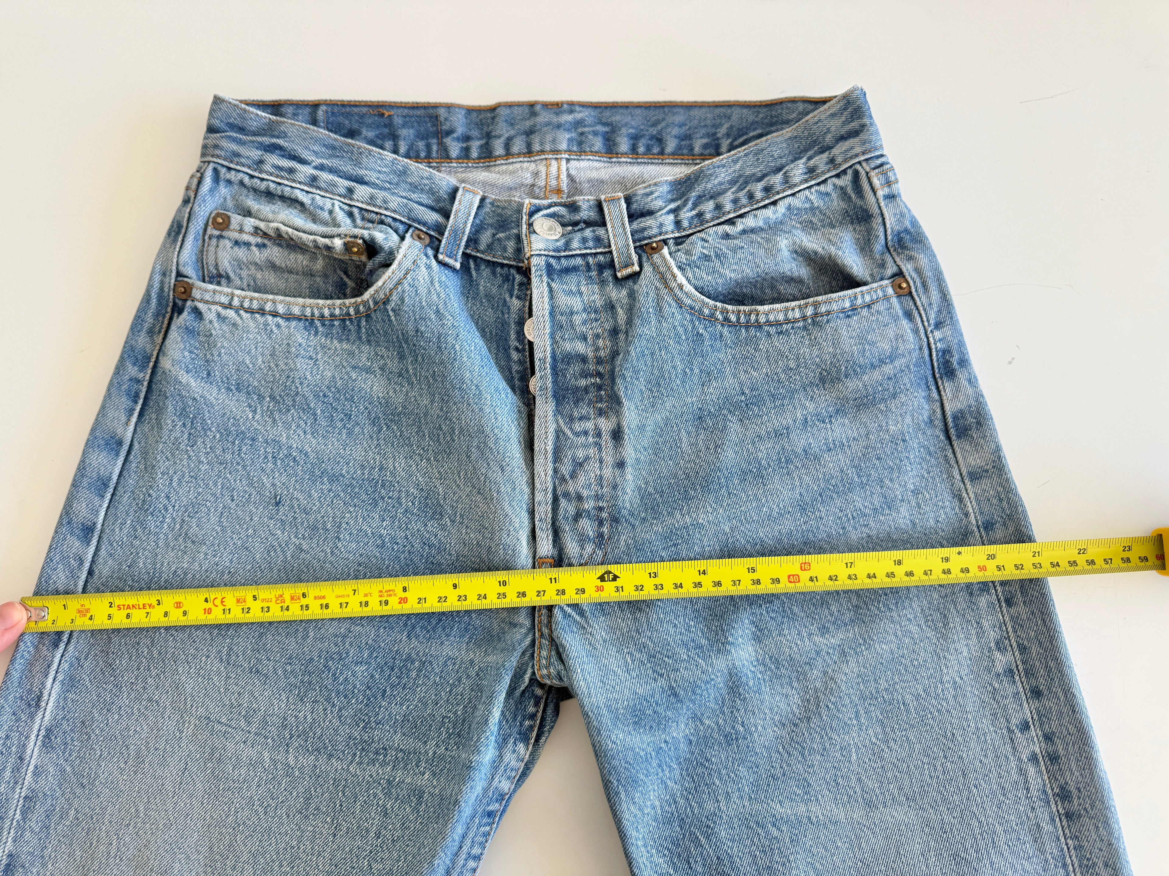 W29 L34 vintage Levis 501 28-29” measured medium faded blue 80s Levi’s 501s