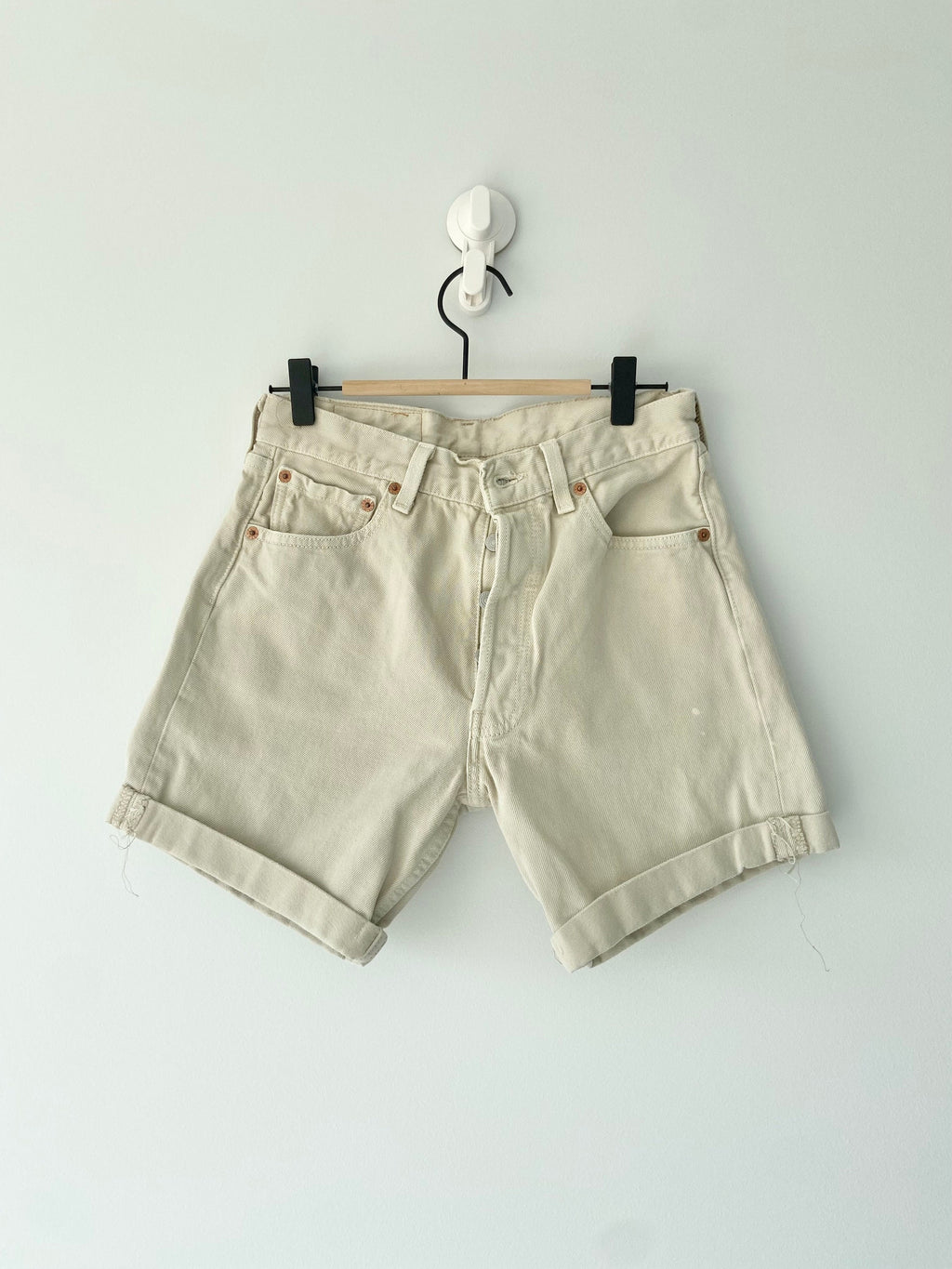 w27 Beige Vintage Levi’s 501  shorts