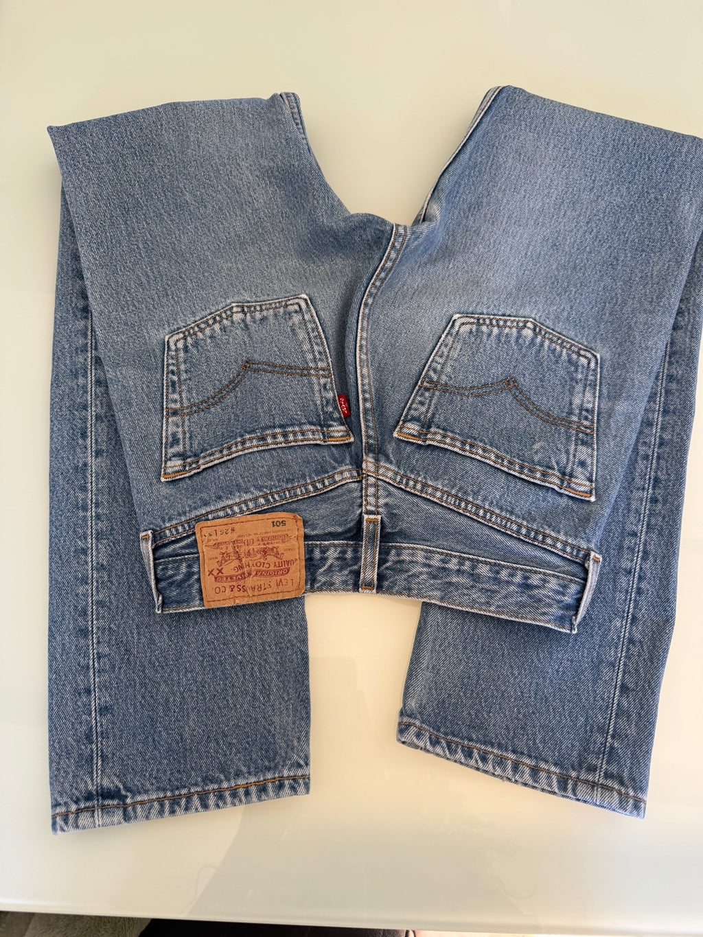 W25 L31 vintage Levis 501 medium blue 24/25” measured waist 501s 90s