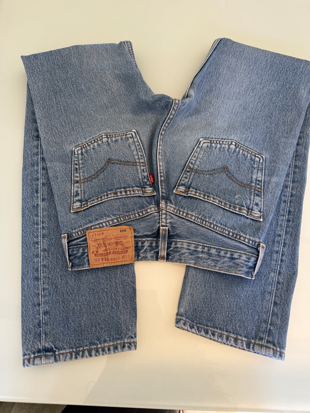 W25 L31 vintage Levis 501 medium blue 24/25” measured waist 501s 90s