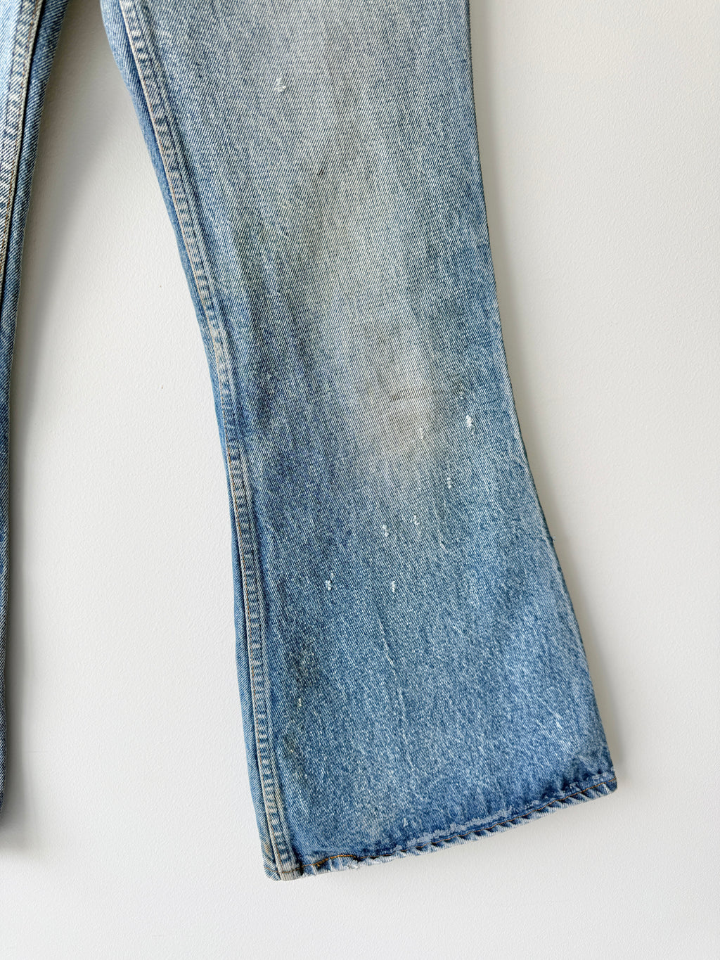 W26 L29 vintage Levis 684 26” measured waist faded blue 684s USA 70s