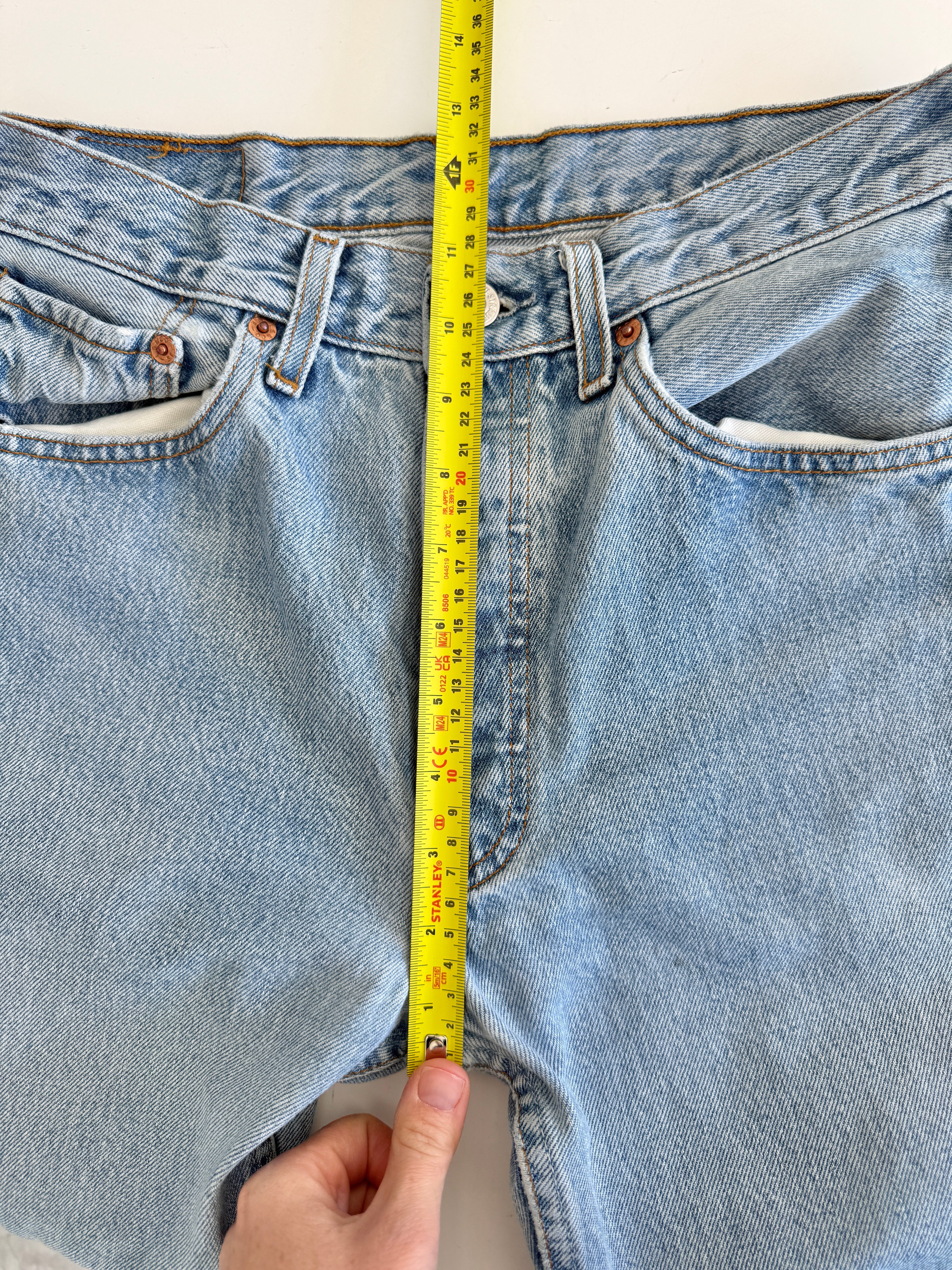 W28 L30 vintage Levis 501 27/28” light blue Levi’s 501s 90s
