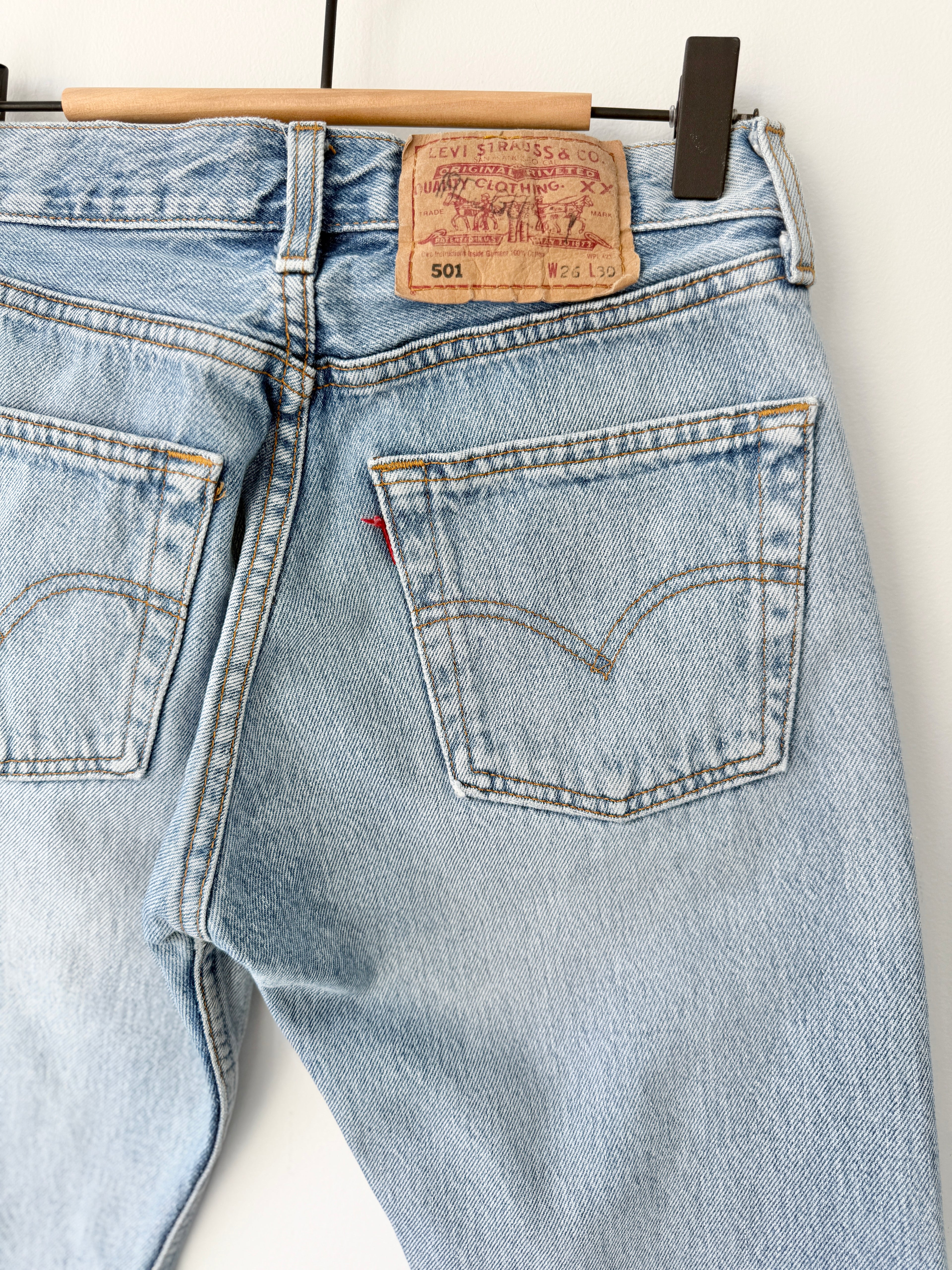 W24 L29 vintage Levis 501 23-24” measured light blue denim 90’s 501s