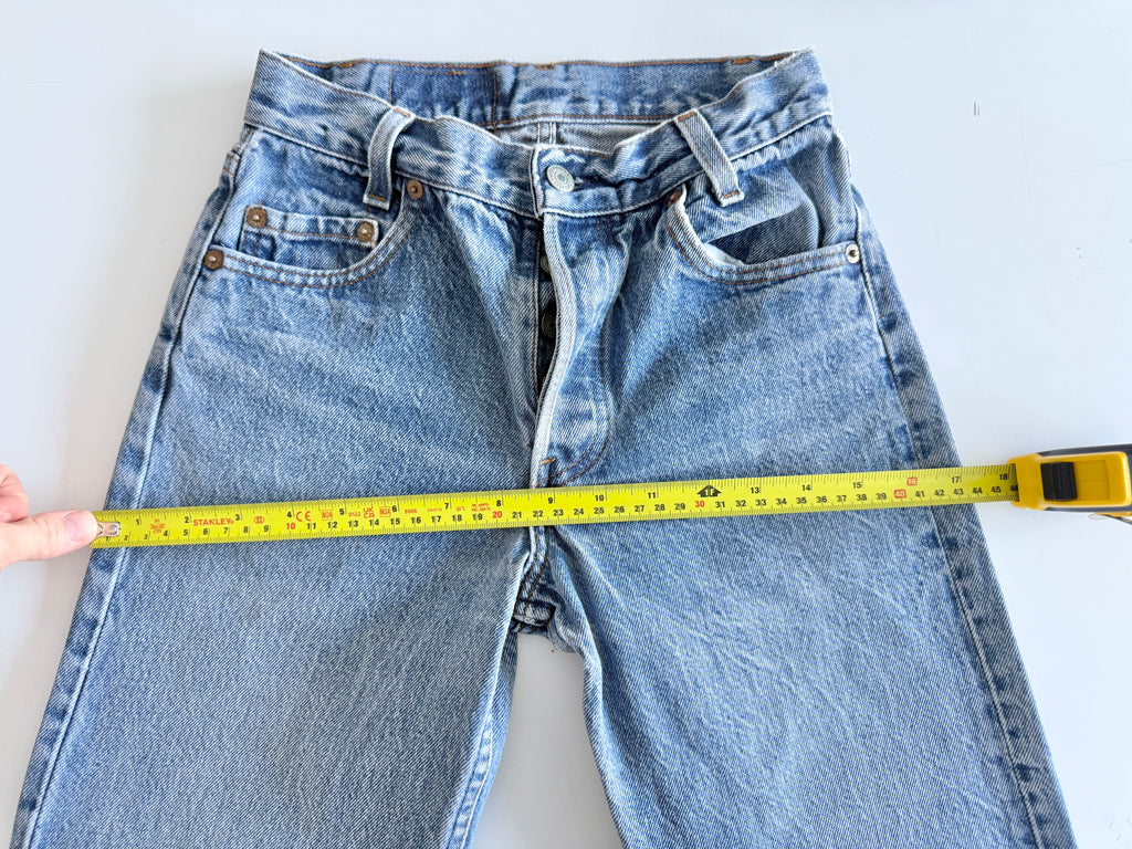 W23 L29 vintage Levis 701 22-24” measured waist faded denim made in USA 80s