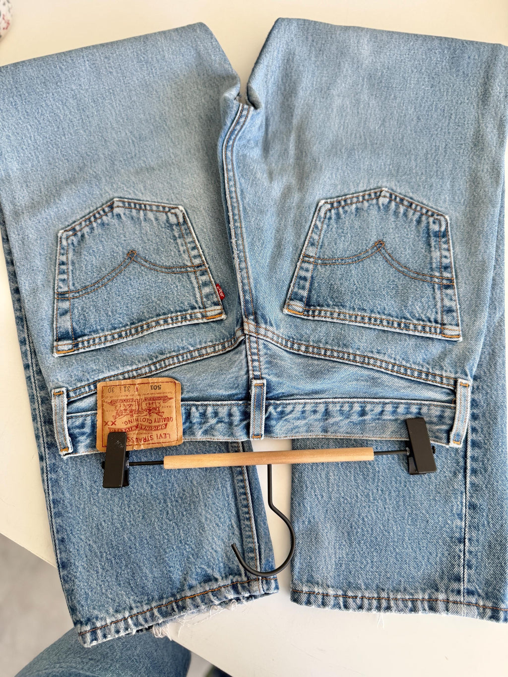 W29 L30 vintage Levis 501 28-29” measured medium blue made in USA 90s for women tag