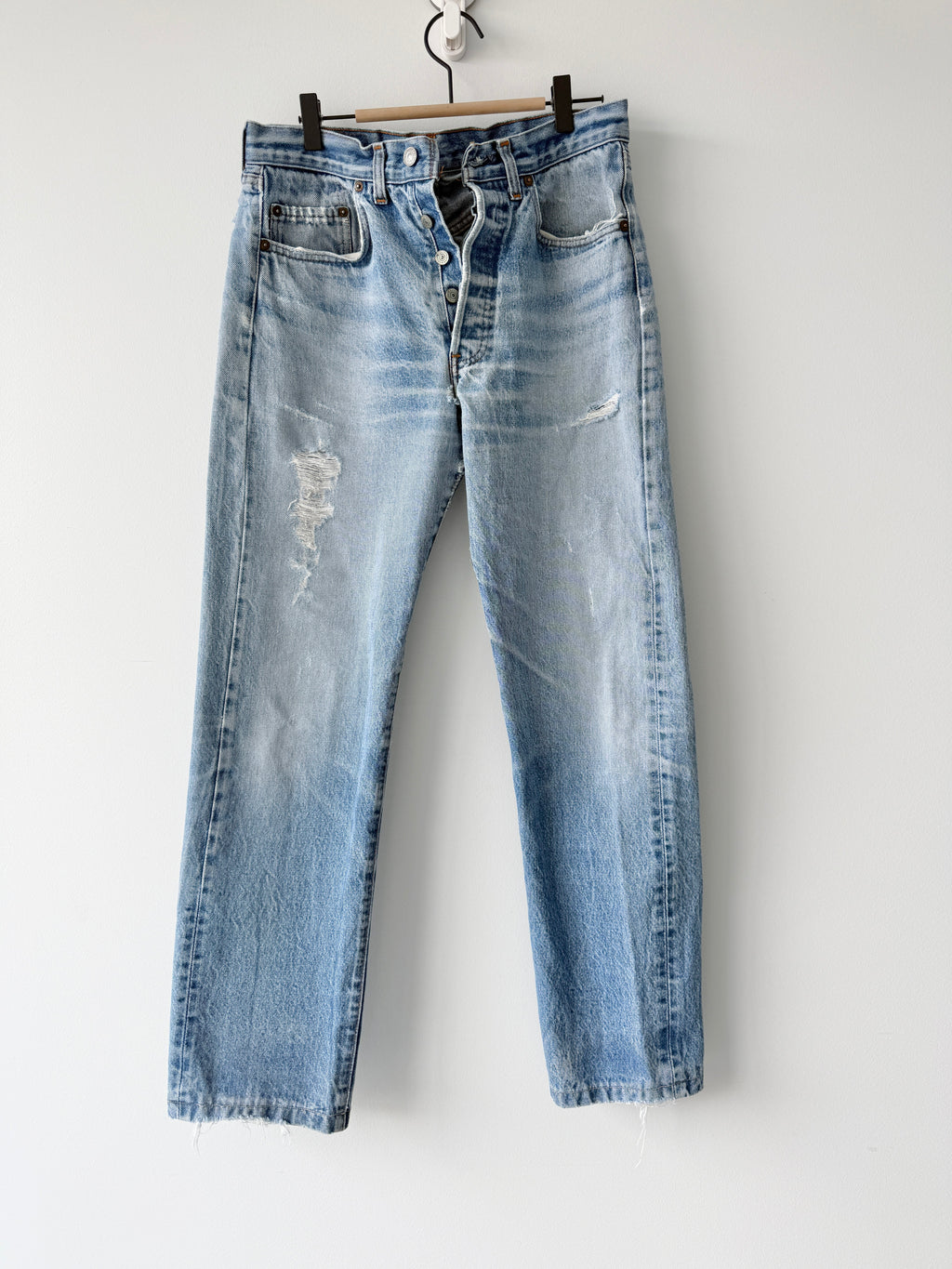 W30 L30 vintage Levis 501 29-30” measured distressed light blue denim 80s 501s