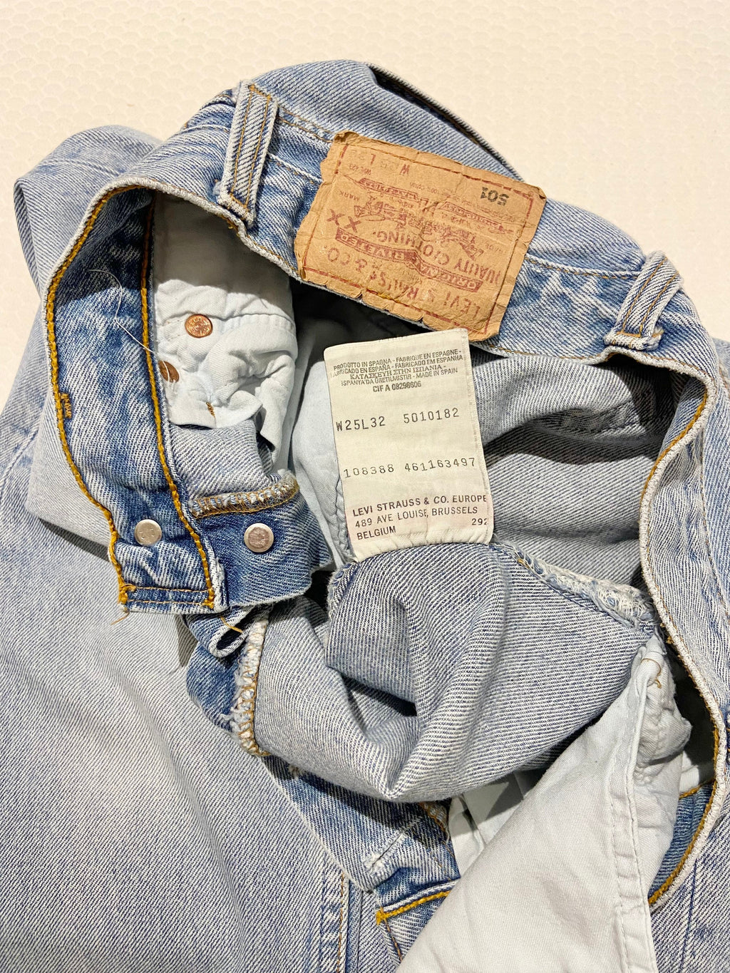 w24 l30 501 vintage Levi’s made in Spain 90s