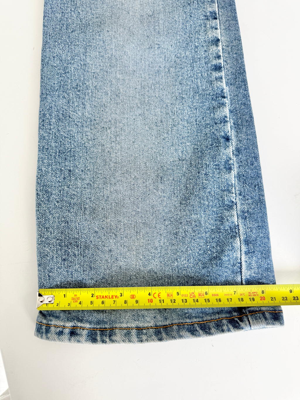 W27 L32 vintage Levis 517 27” measured medium blue faded denim Y2K 517 (not 100% cotton denim) 2% Lycra