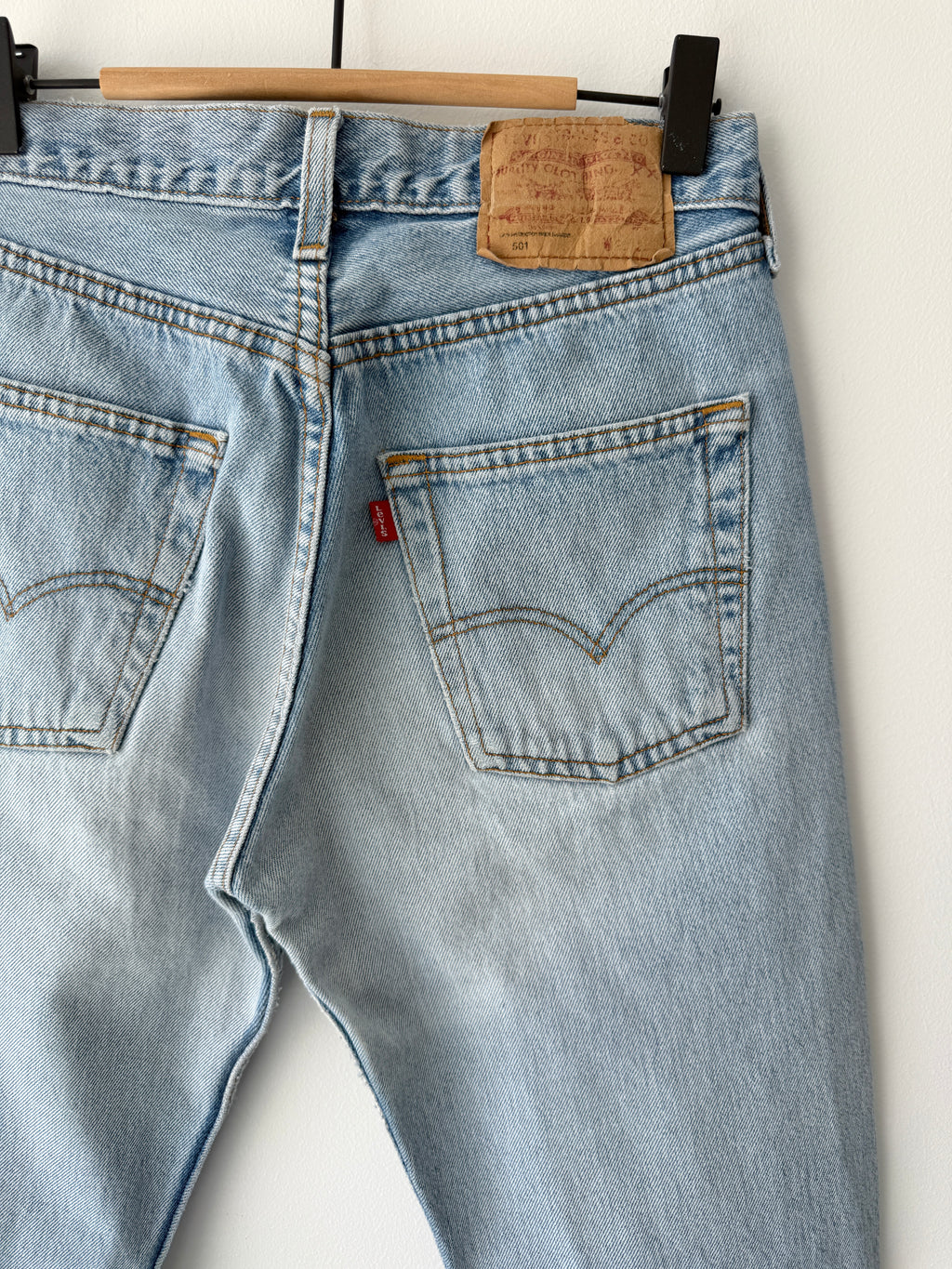 W27 L31 vintage Levis 501 26/27” measured waist light blue faded  90s 501s