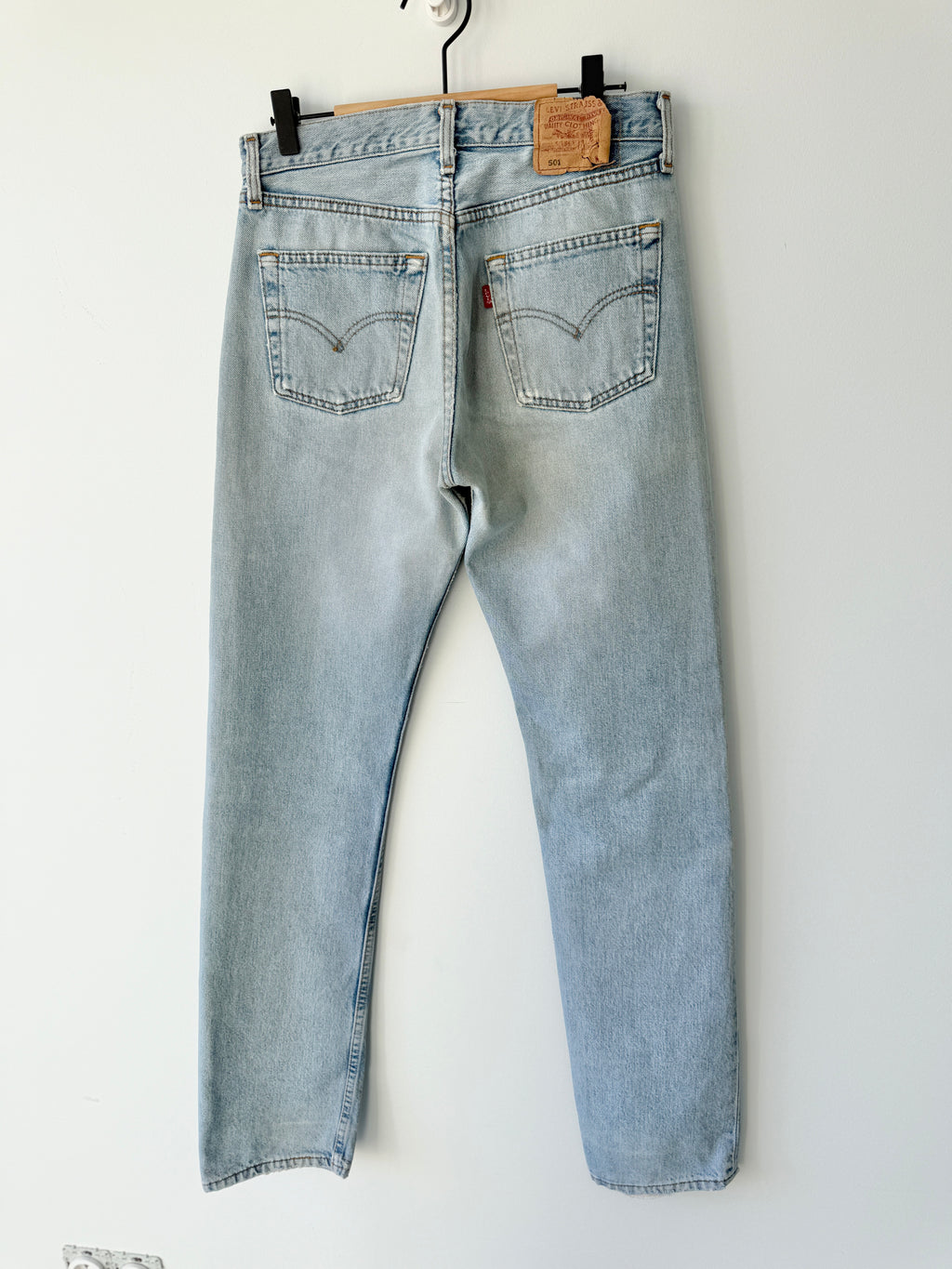 W27 L33 vintage Levis 501 27” measured light faded blue 90’s levi’s 501s