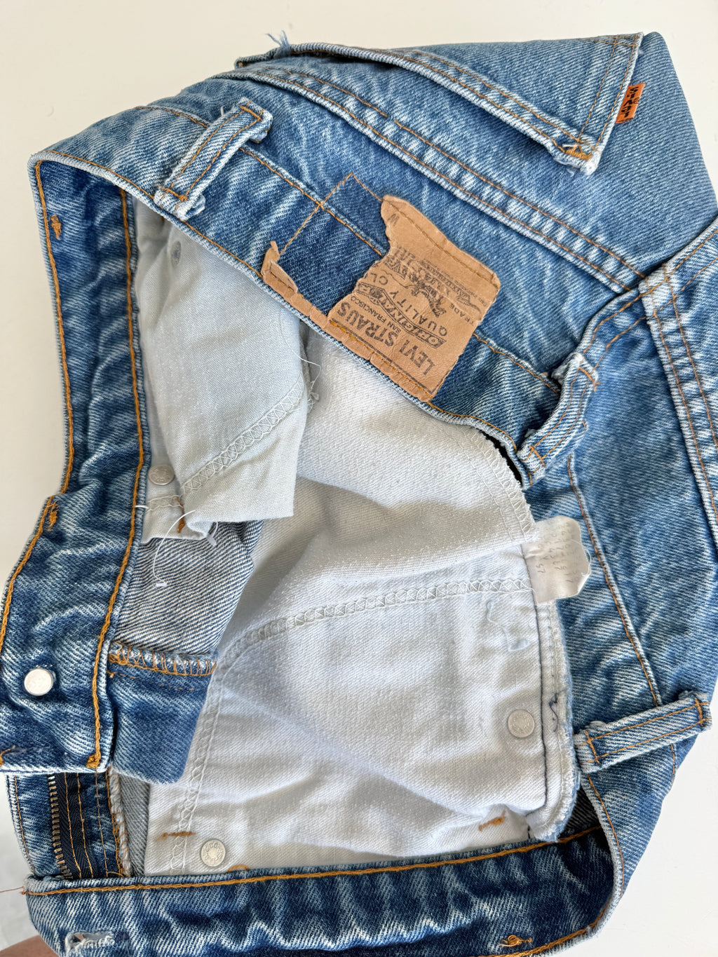 W30 L29 vintage Levis 517 30/31” measured waist medium blue faded  80s 517s shorts