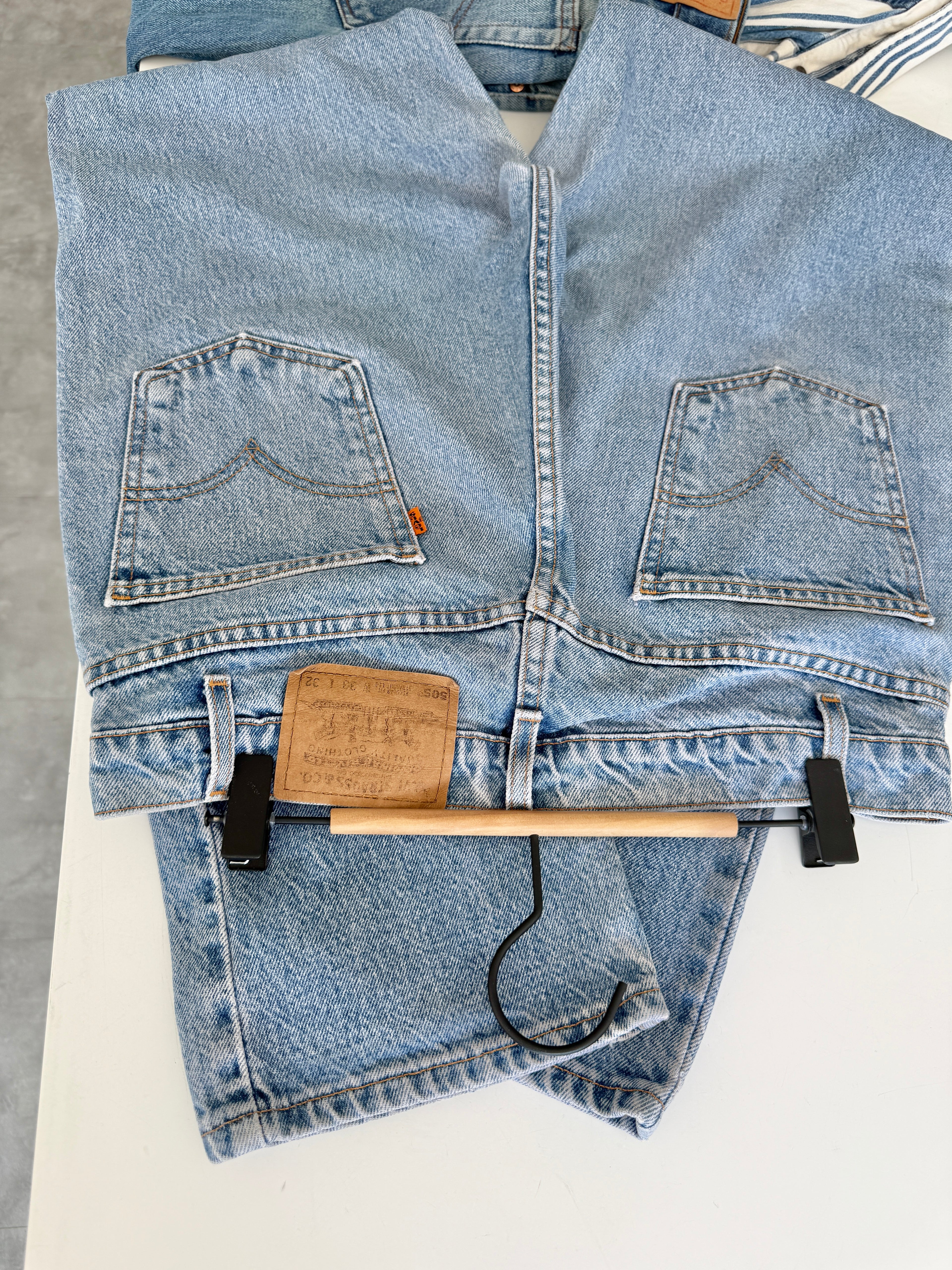 W31 L31 vintage Levis 505 30/32” measured waist medium blue faded  90s 505s