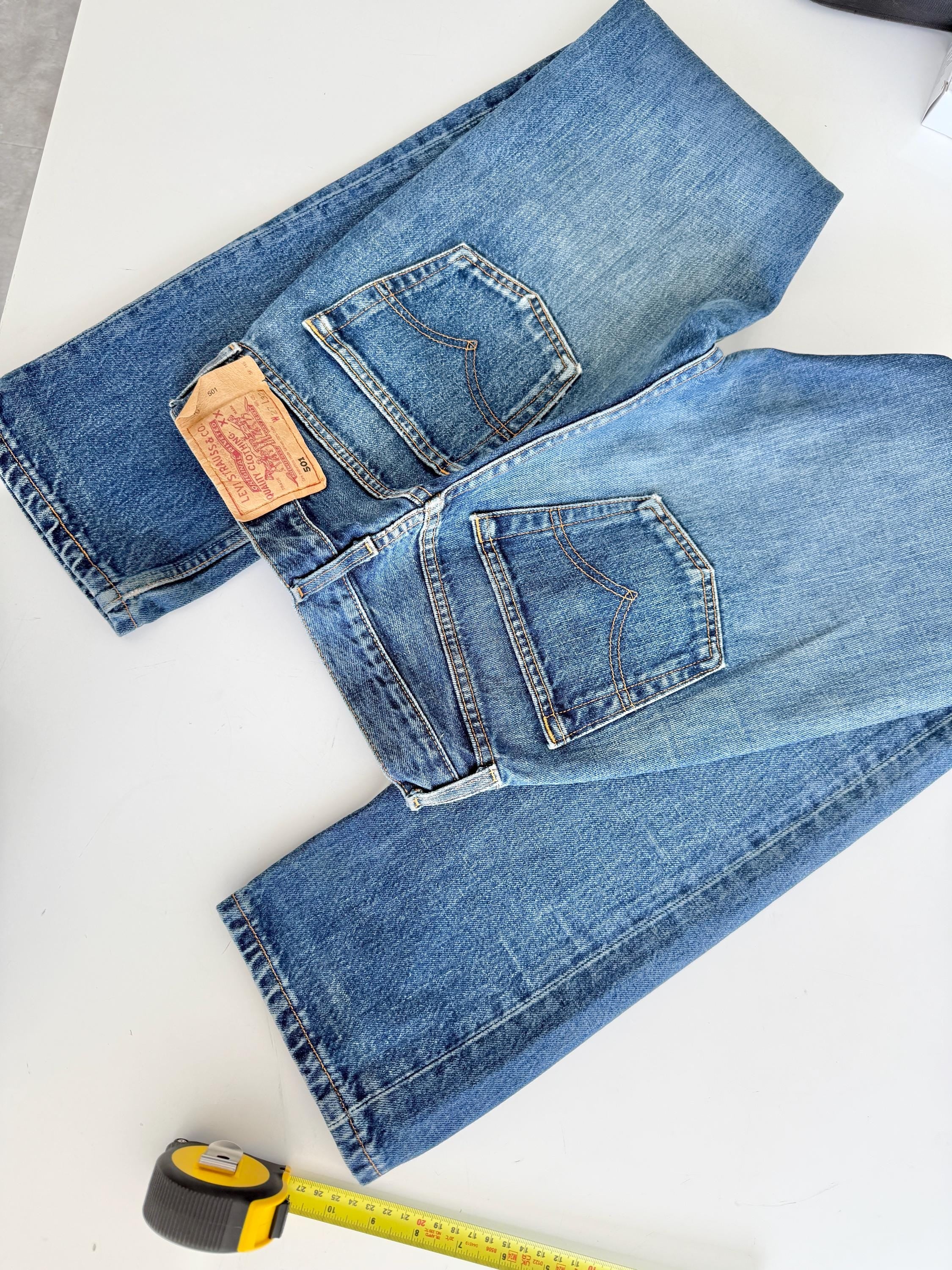 Soft Levis 501 vintage w24/25 L31 faded dark blue blue 501s made in Spain 90s straight leg jeans 501 24”/25” waist (marsuk2)