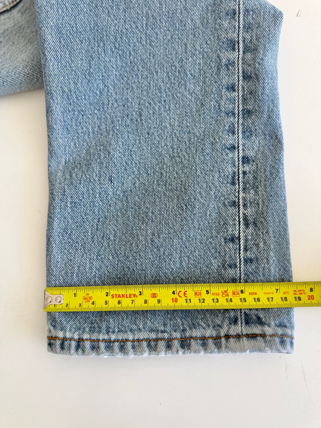 W25 L29 vintage Levis 501 24/25” measured denim medium faded blue 90’s levi’s 501s