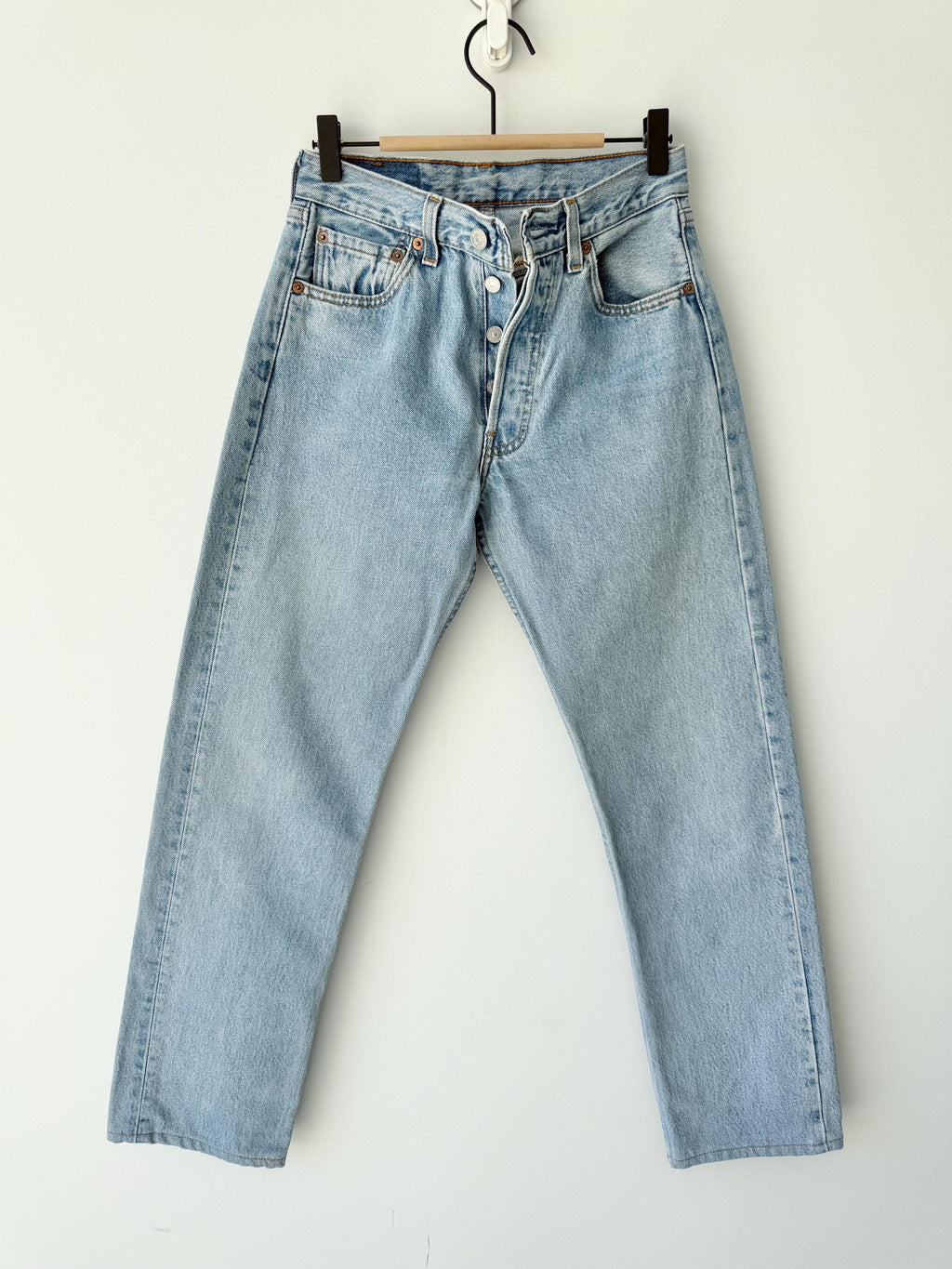 W26 L28 Levis 501 vintage 25-26” waist light blue 501s made in USA y2k