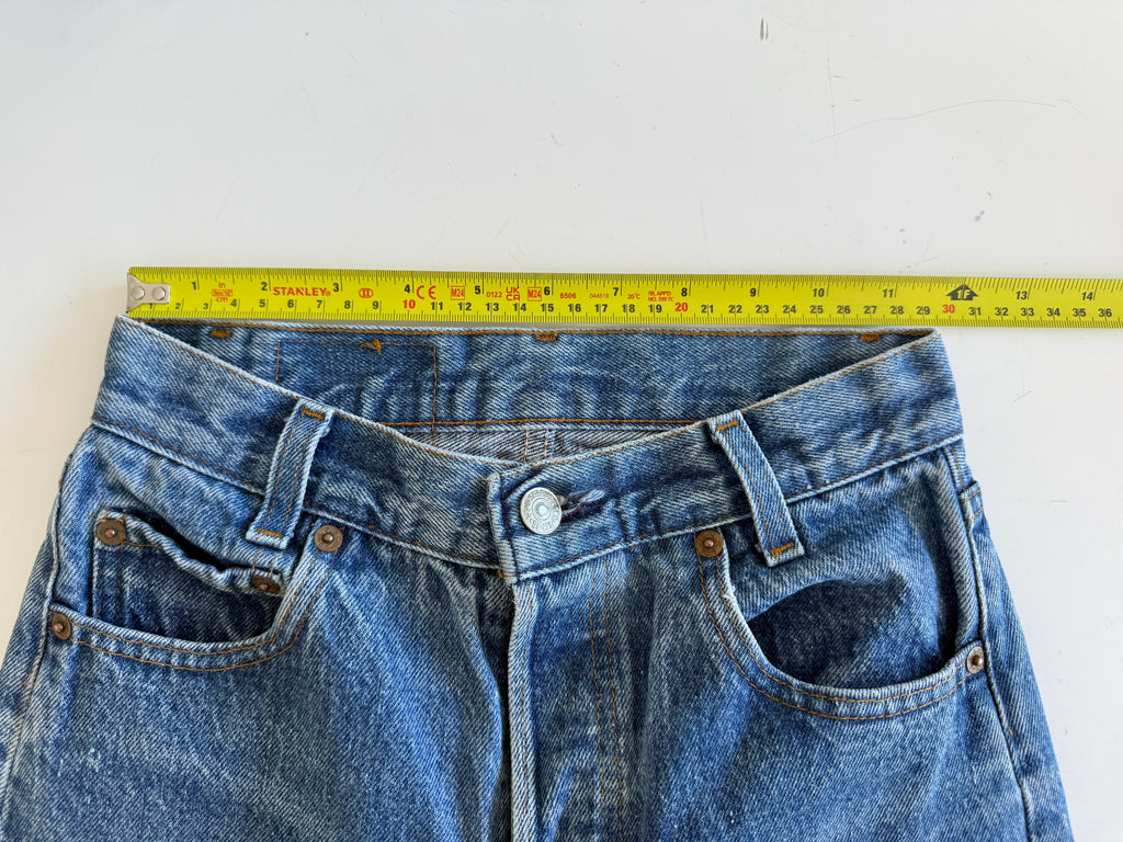 W23 L31 vintage Levis 701s 22/23” measured dark faded 701 80s USA