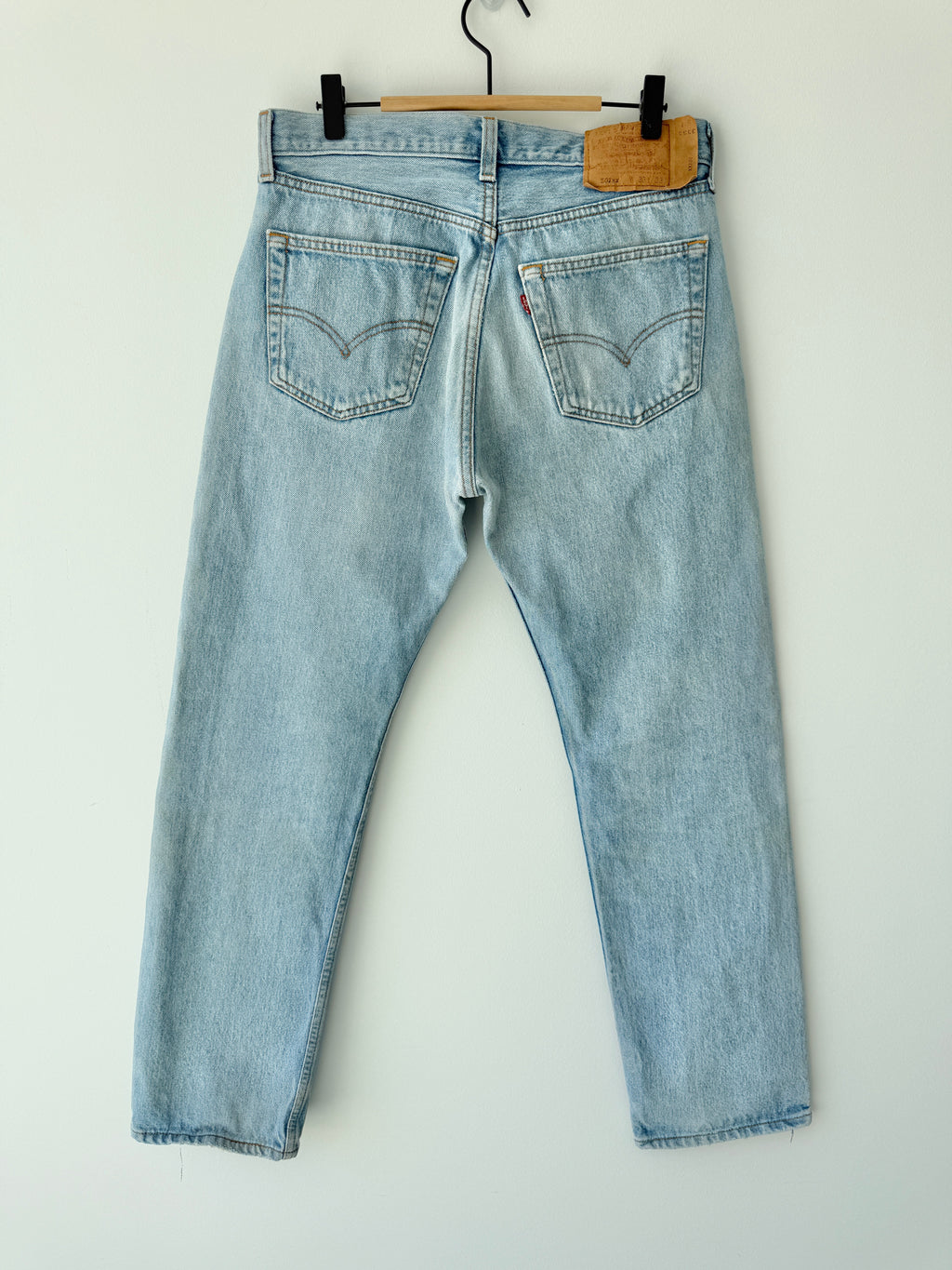 W30 L29 vintage Levis 501xx 30” measured waist light faded blue USA 90s  501xx