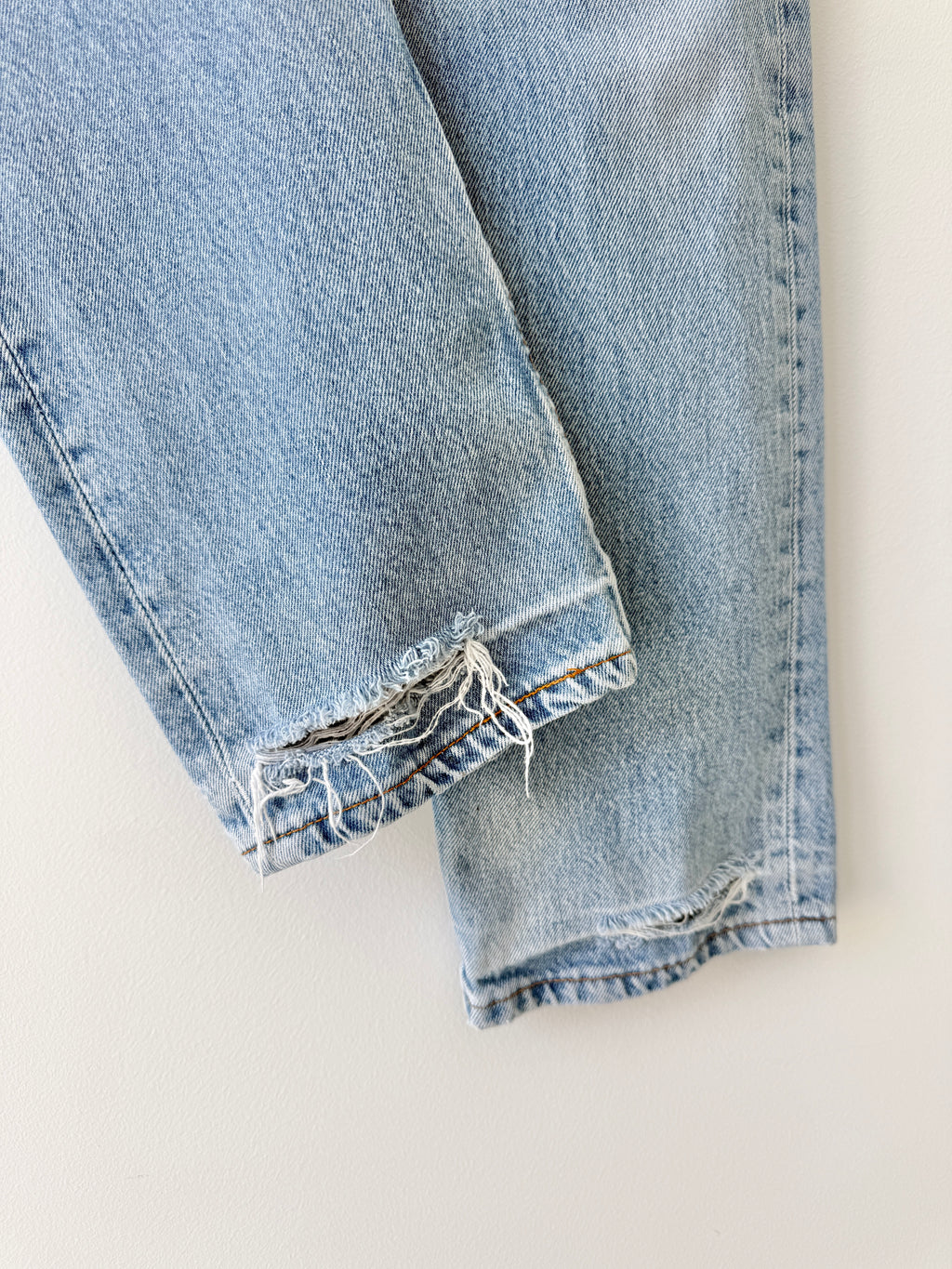 W27 L31 vintage Levis 501 26/27” measured waist medium light blue 501s Y2K nl