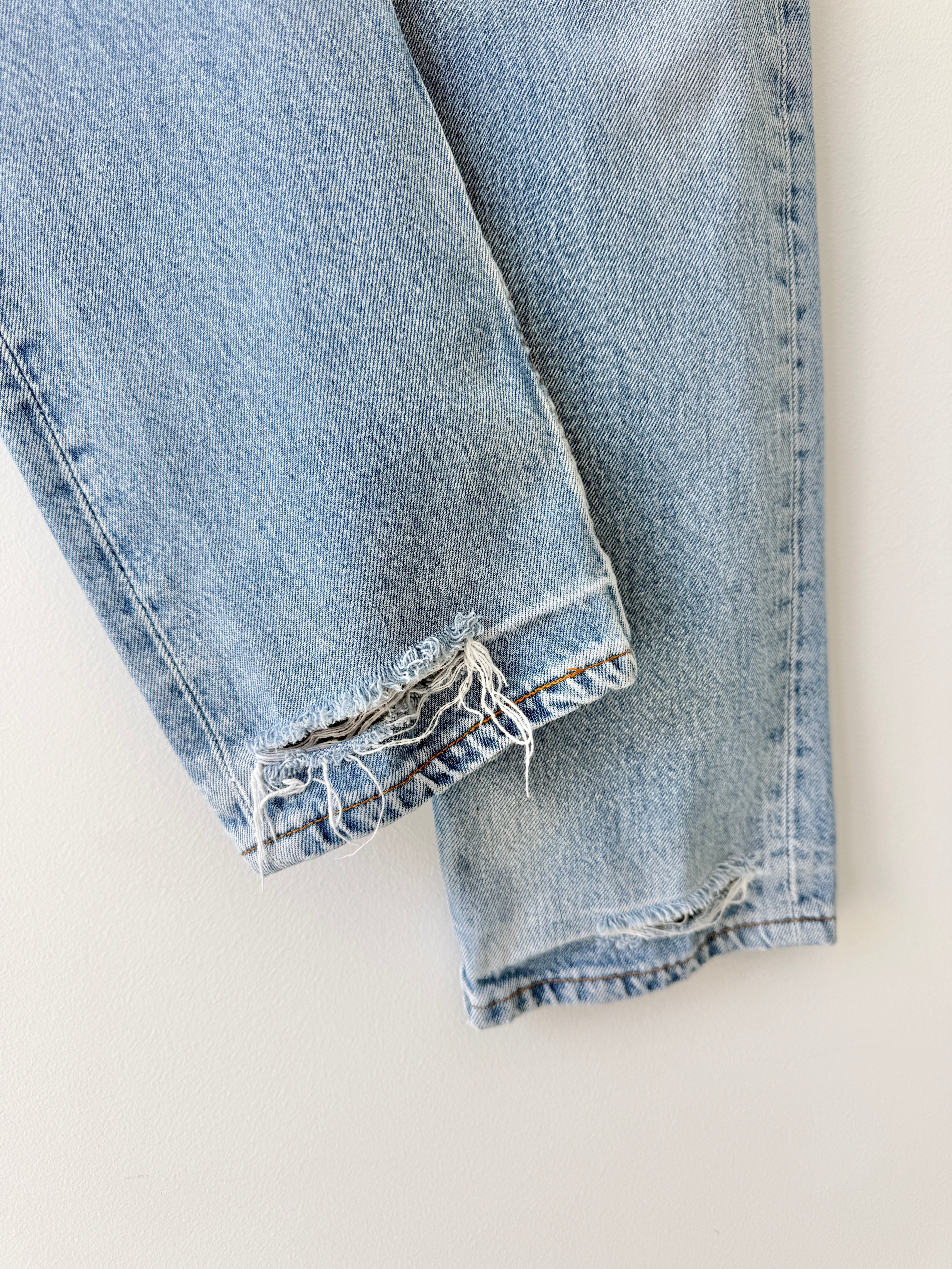 W27 L31 vintage Levis 501 26/27” measured waist medium light blue 501s Y2K nl