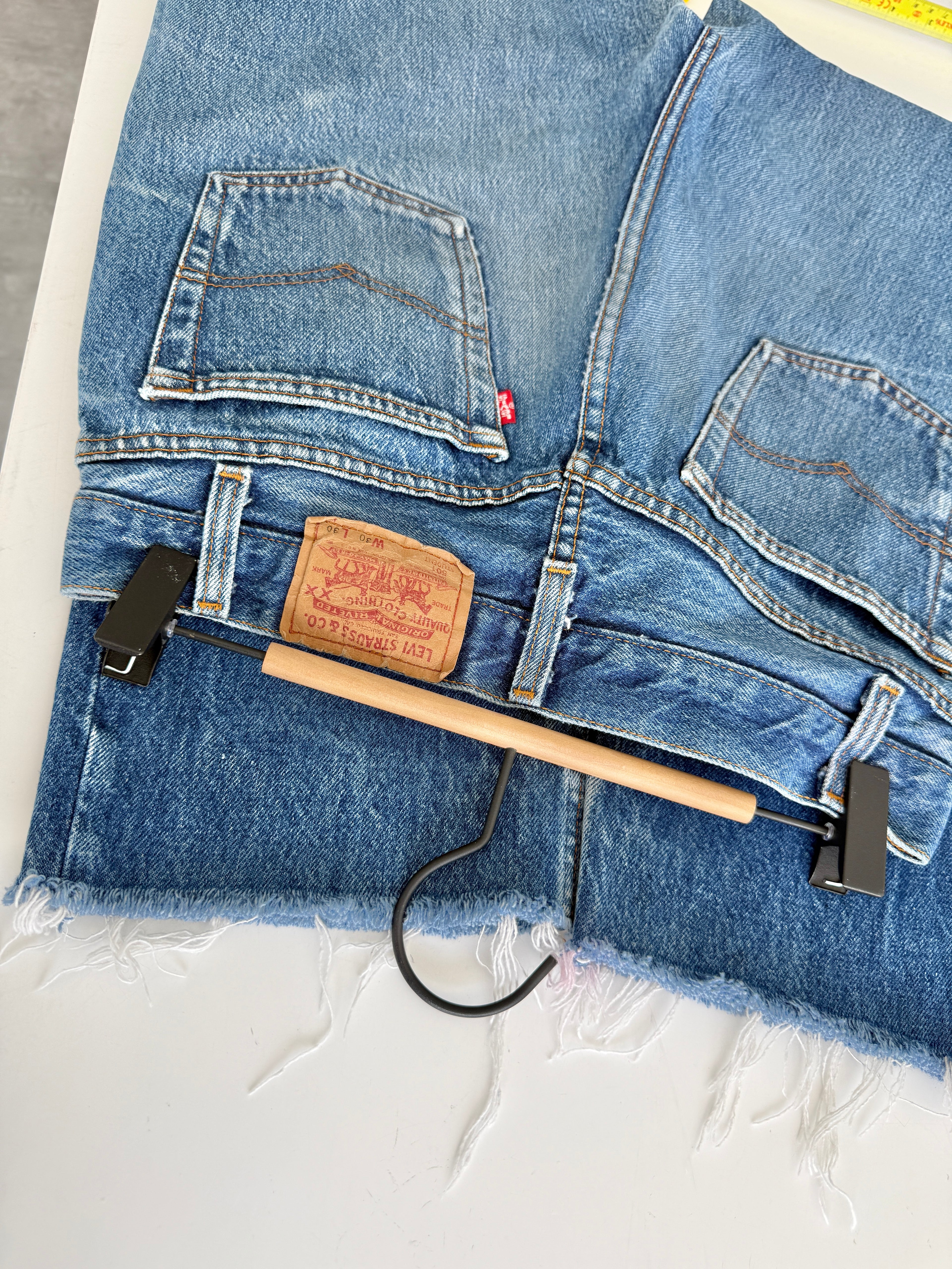 W28 L26 vintage Levis 501s 28” dark raw blue faded blue Levi’s 501 student fit early 90s